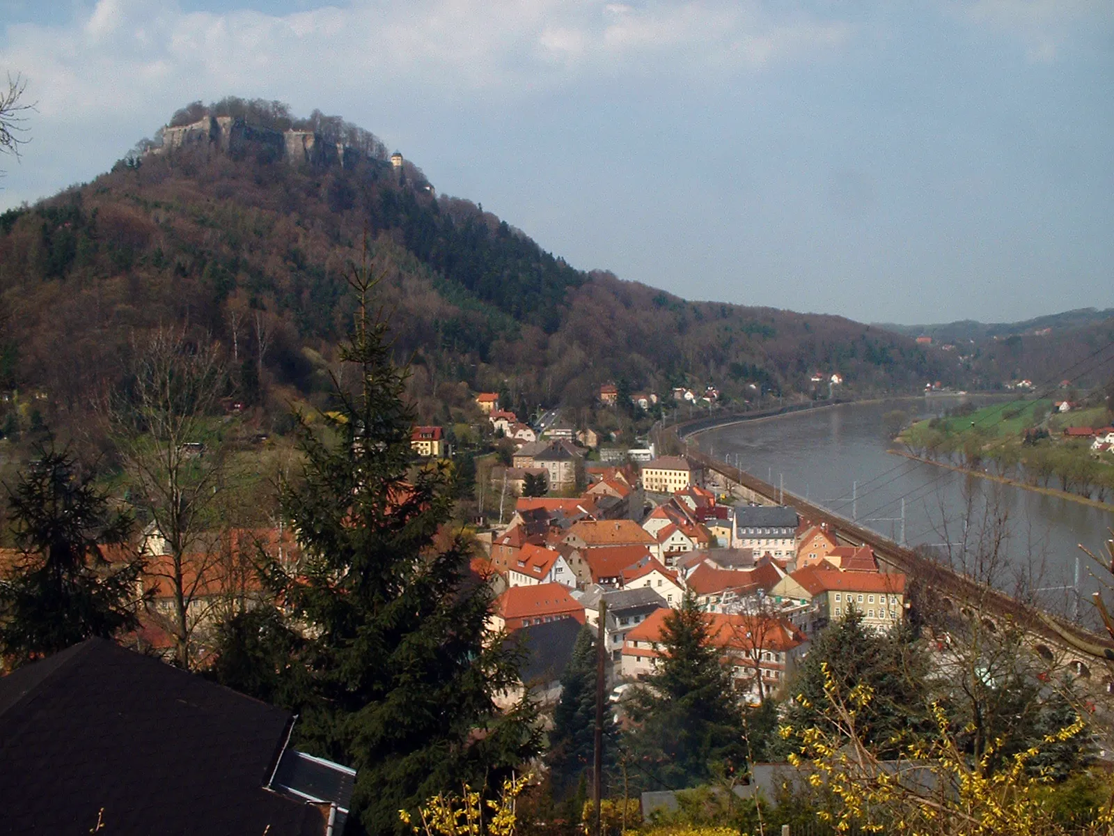 Photo showing: Blick auf Festung und Stadt Königstein an der Elbe in Sachsens - Denkmalschutzgebiet Königstein.