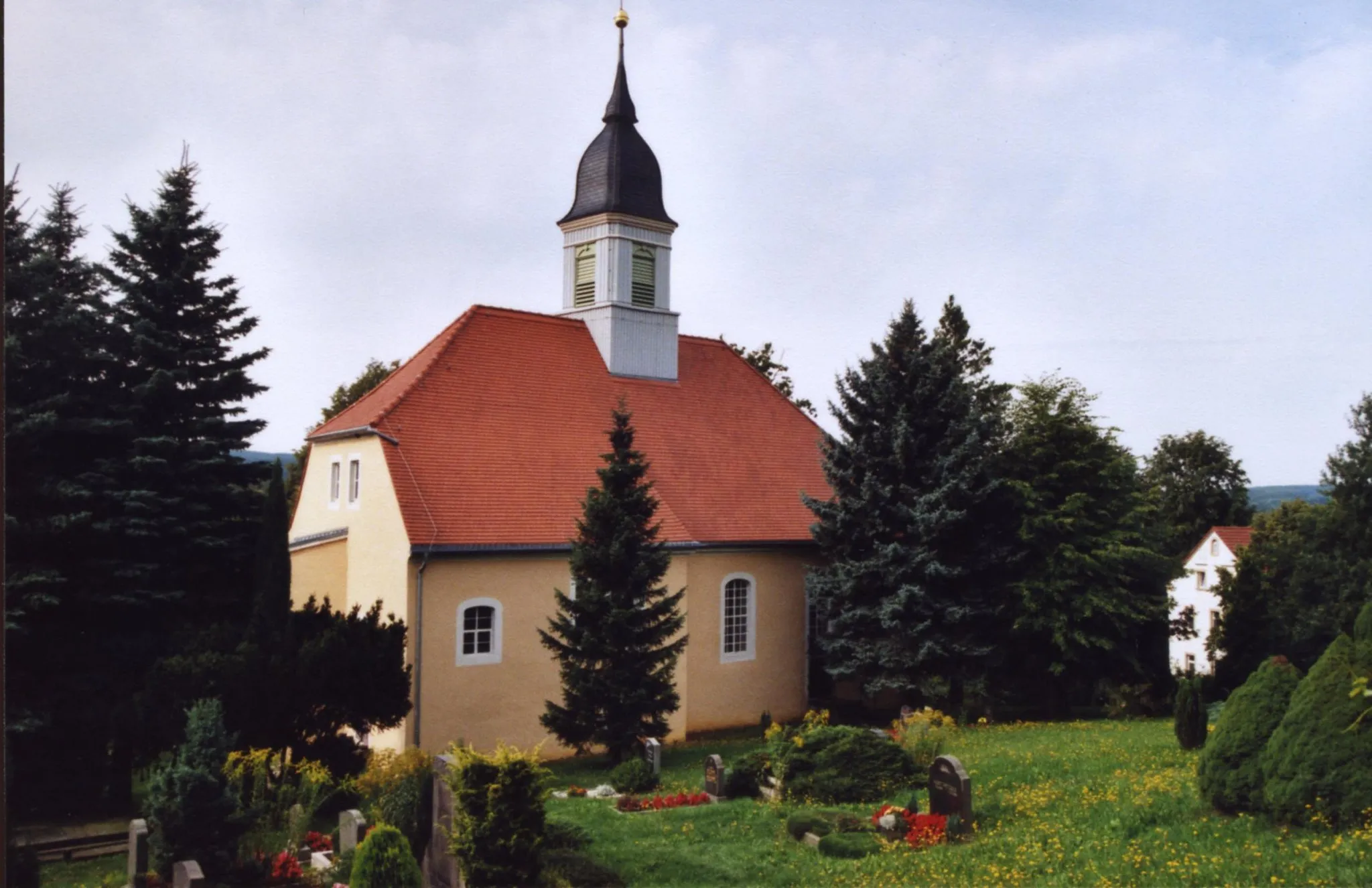 Photo showing: This image shows the church of Langenhennersdorf in Saxony, Germany.