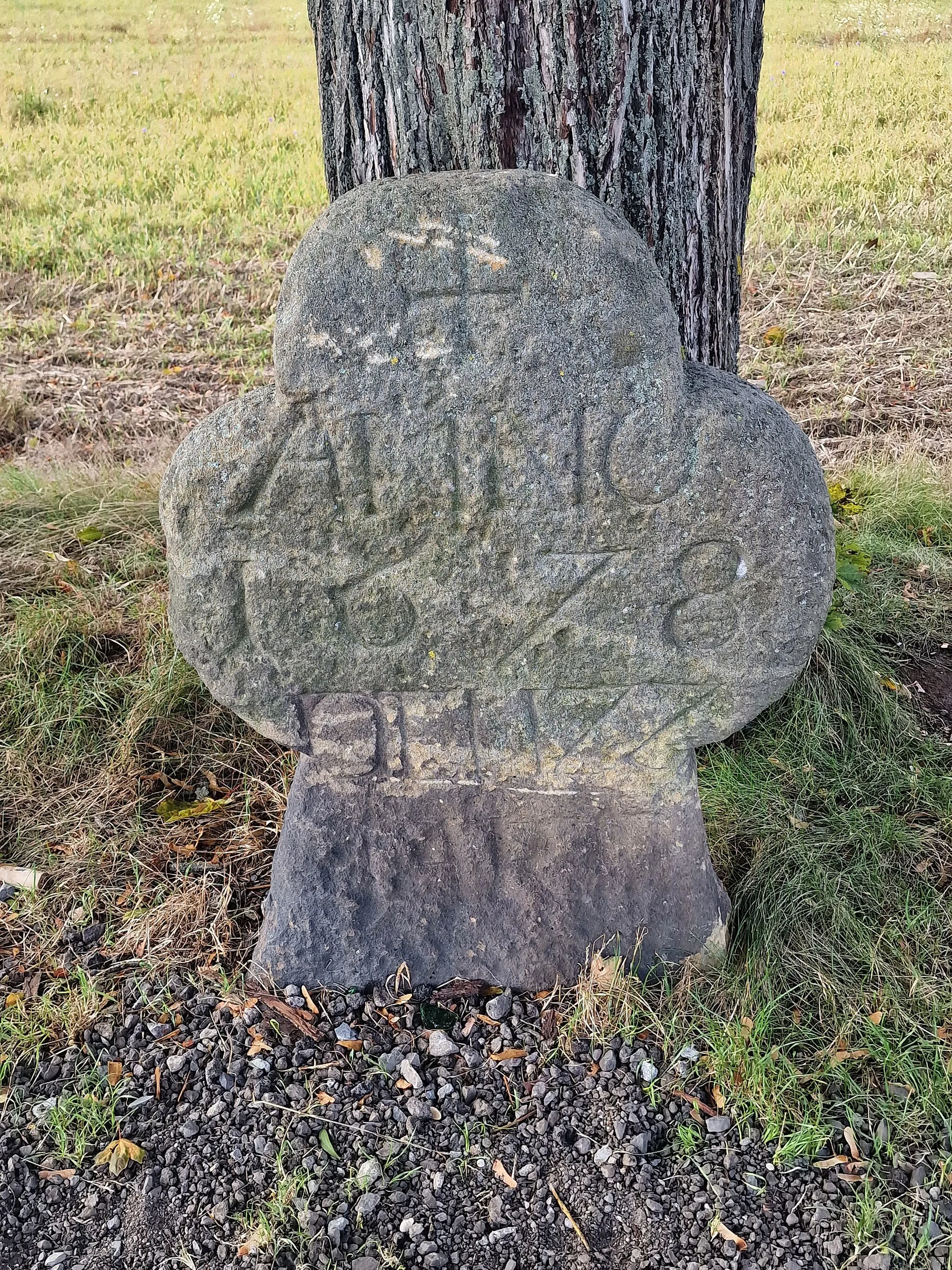 Photo showing: Stone cross north of Seifersdorf