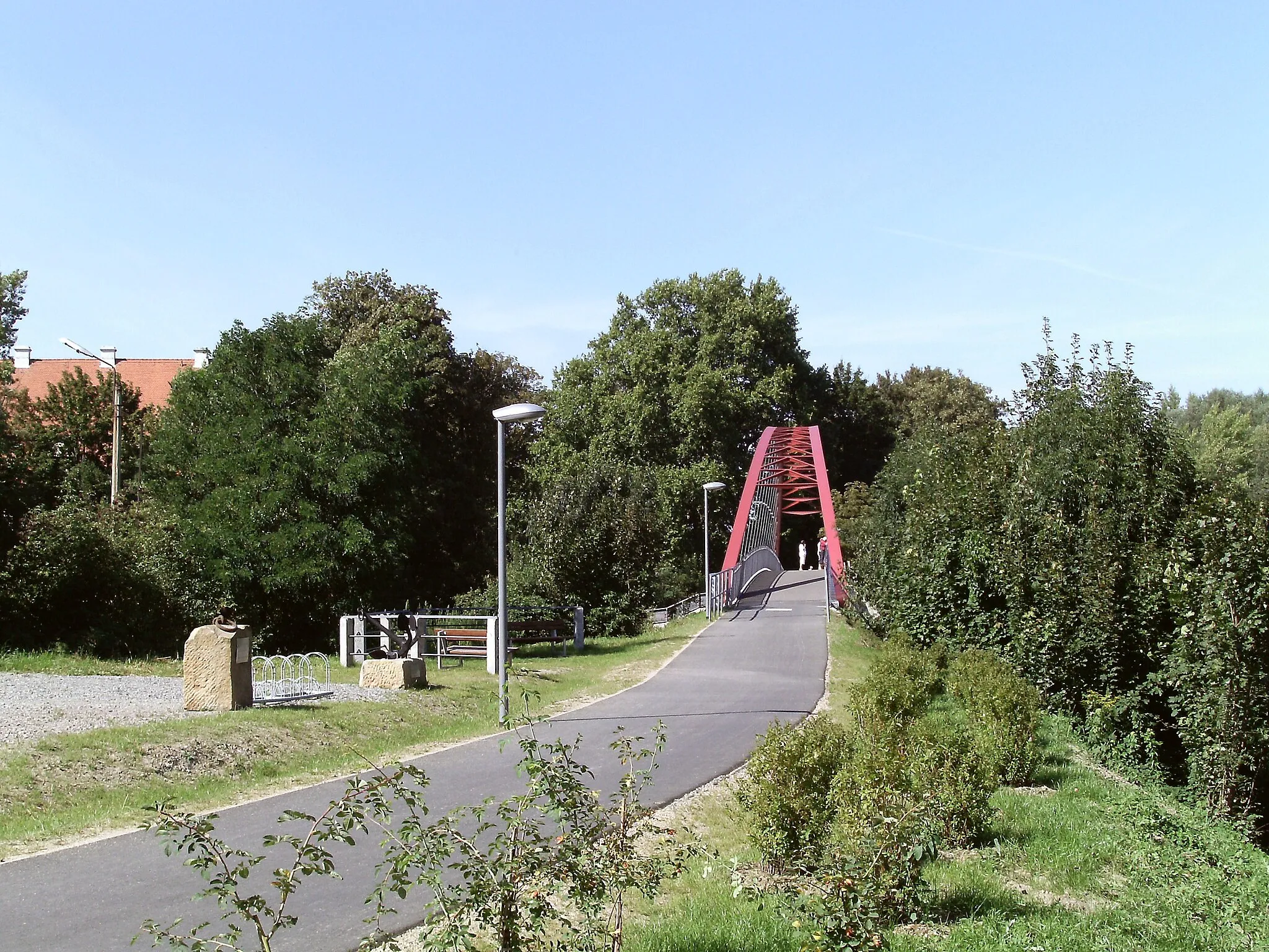 Photo showing: New Gröba Castle Bridge in Riesa, rebuilt in 2011 after the destruction in 1945.