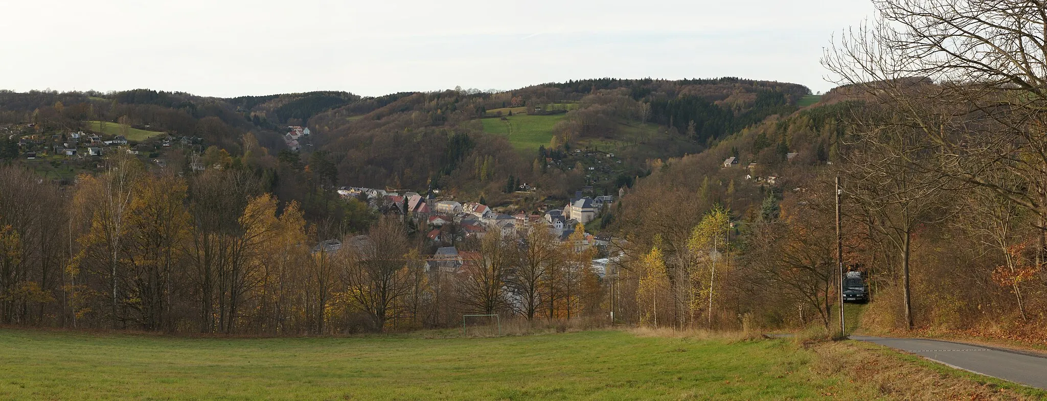 Photo showing: Glashütte von Osten , vom Berg