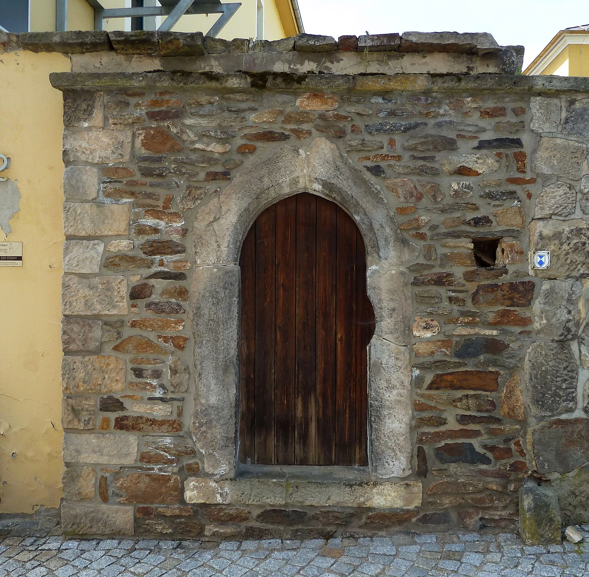 Photo showing: Denkmalgeschützte spätgotisches Portal in Rabenau