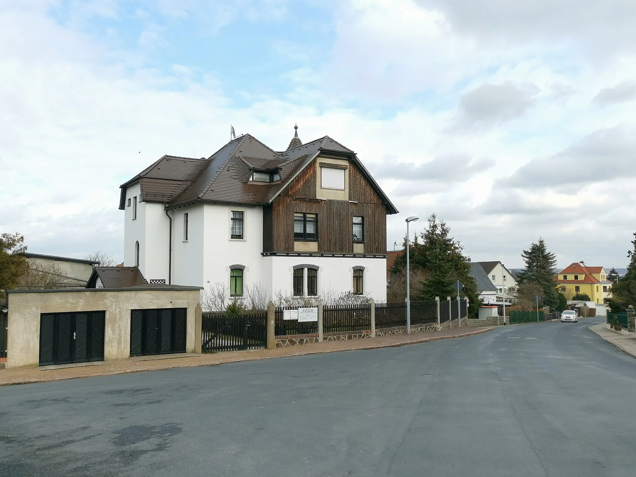 Photo showing: Denkmalgeschützte Villa in der Max-Kamprath-Straße 19 in Meißen