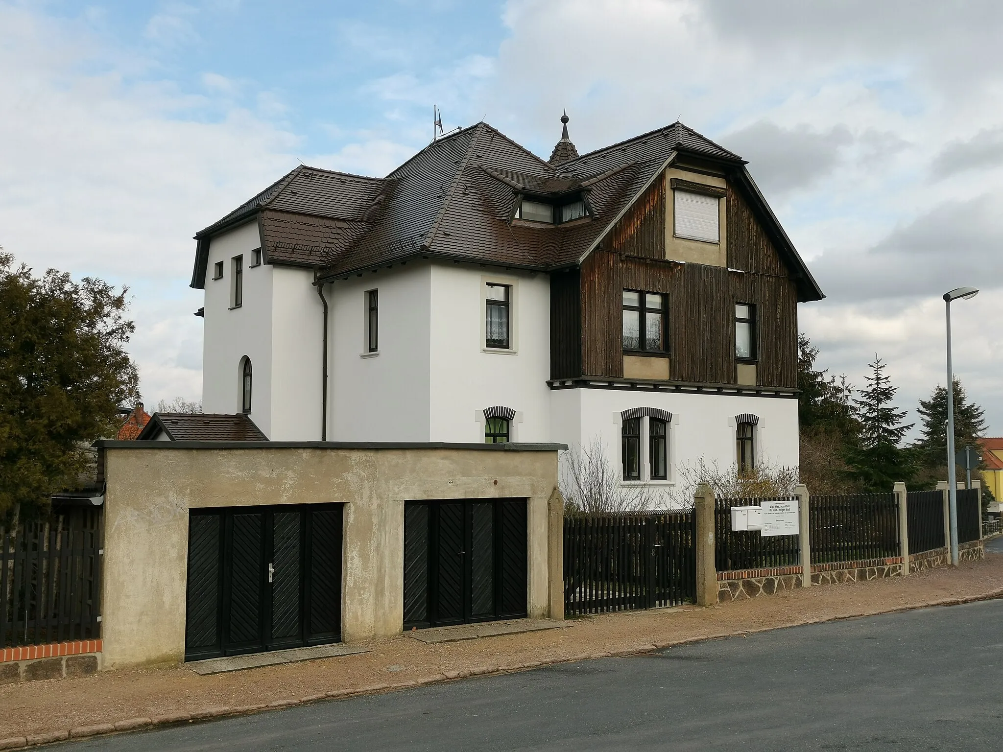 Photo showing: Denkmalgeschützte Villa in der Max-Kamprath-Straße 19 in Meißen