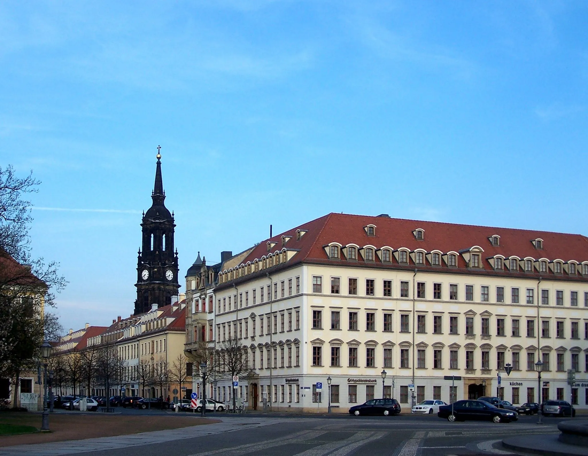 Photo showing: Blick vom Palaisplatz in die Königstraße, im Hintergrund der Turm der Dreikönigskirche; Innere Neustadt, Dresden