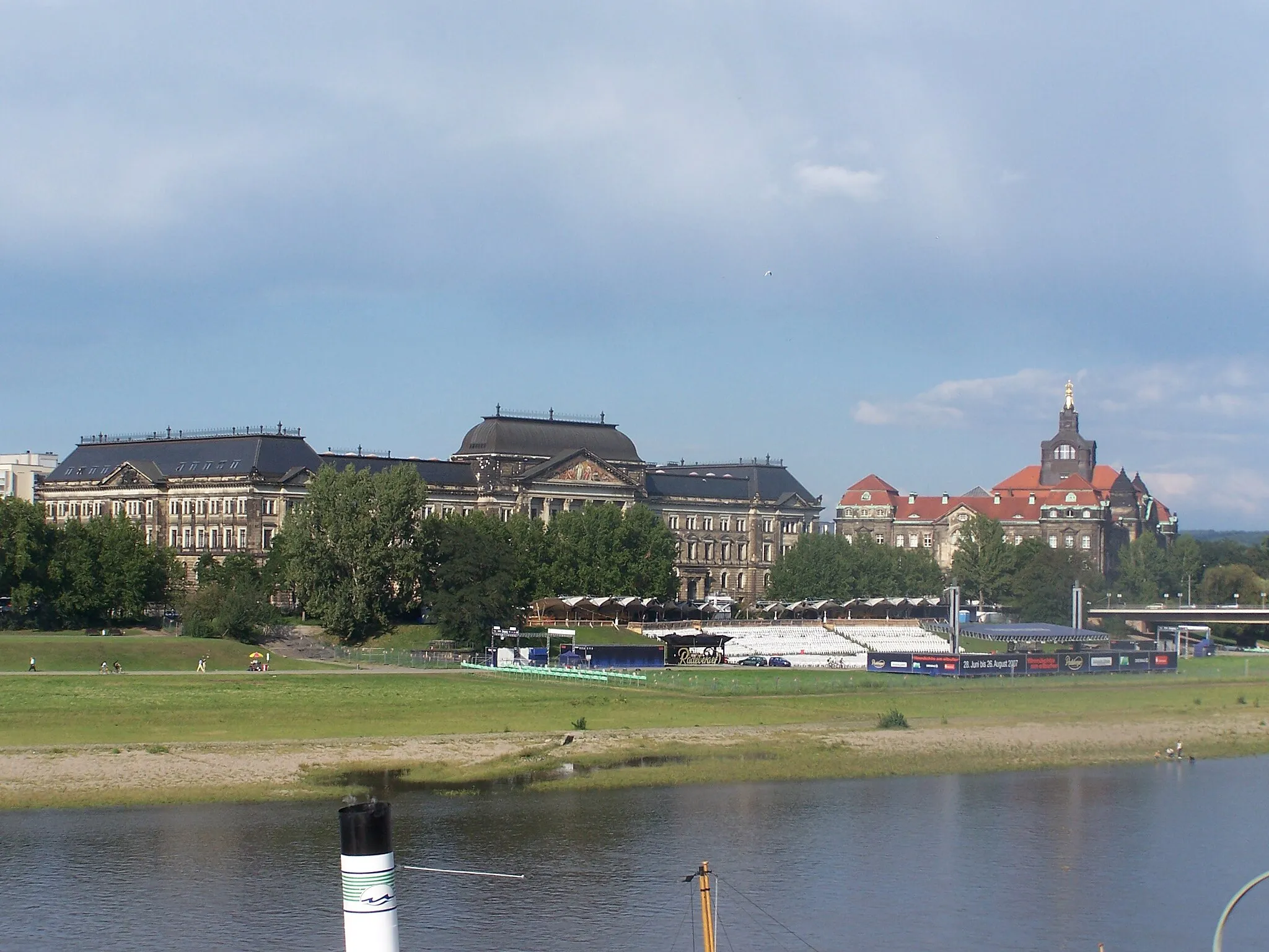 Photo showing: Sächsische Staatsministerien in Dresden