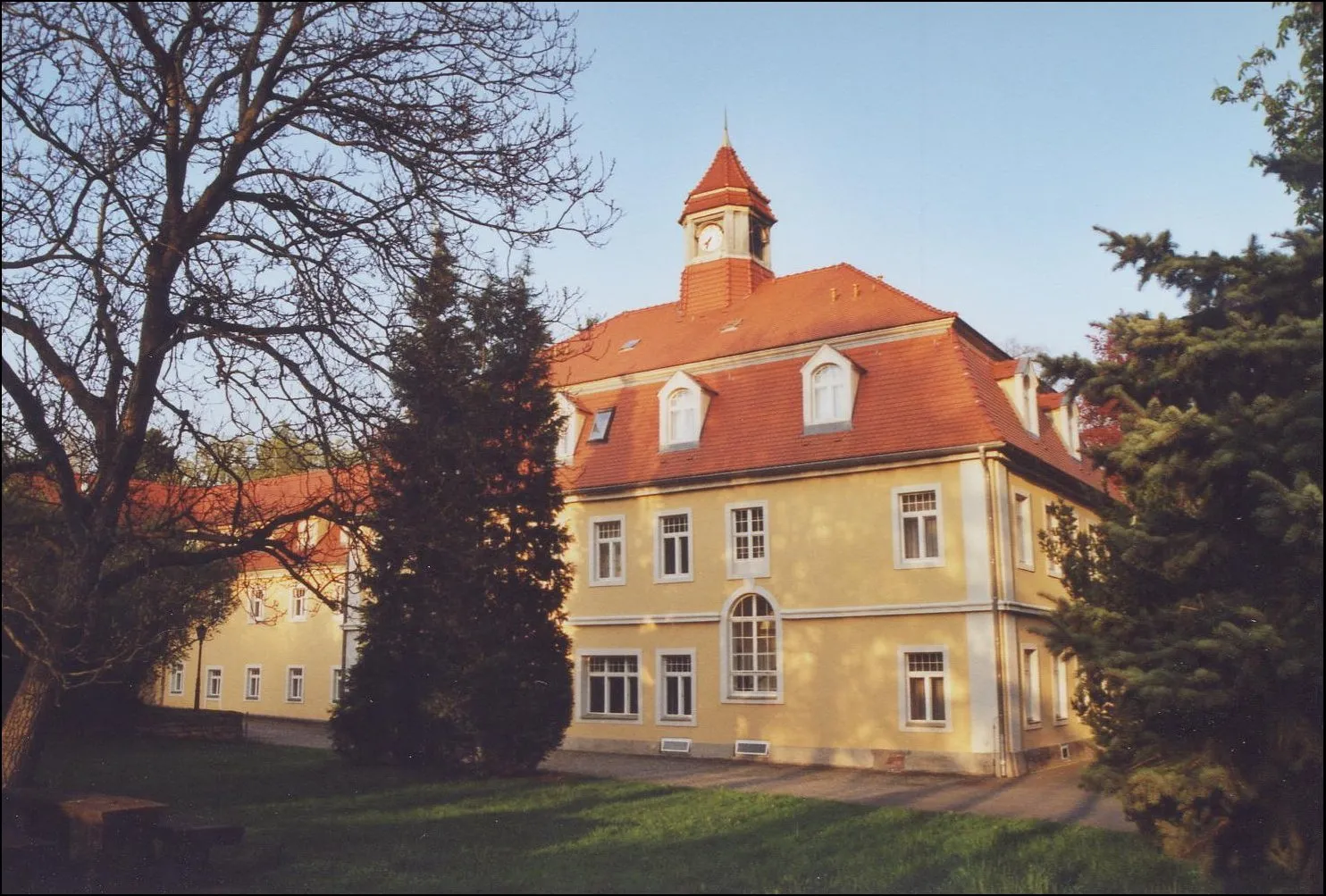 Photo showing: This image shows Friedrichsthal castle in Berggießhübel in Saxony, Germany.