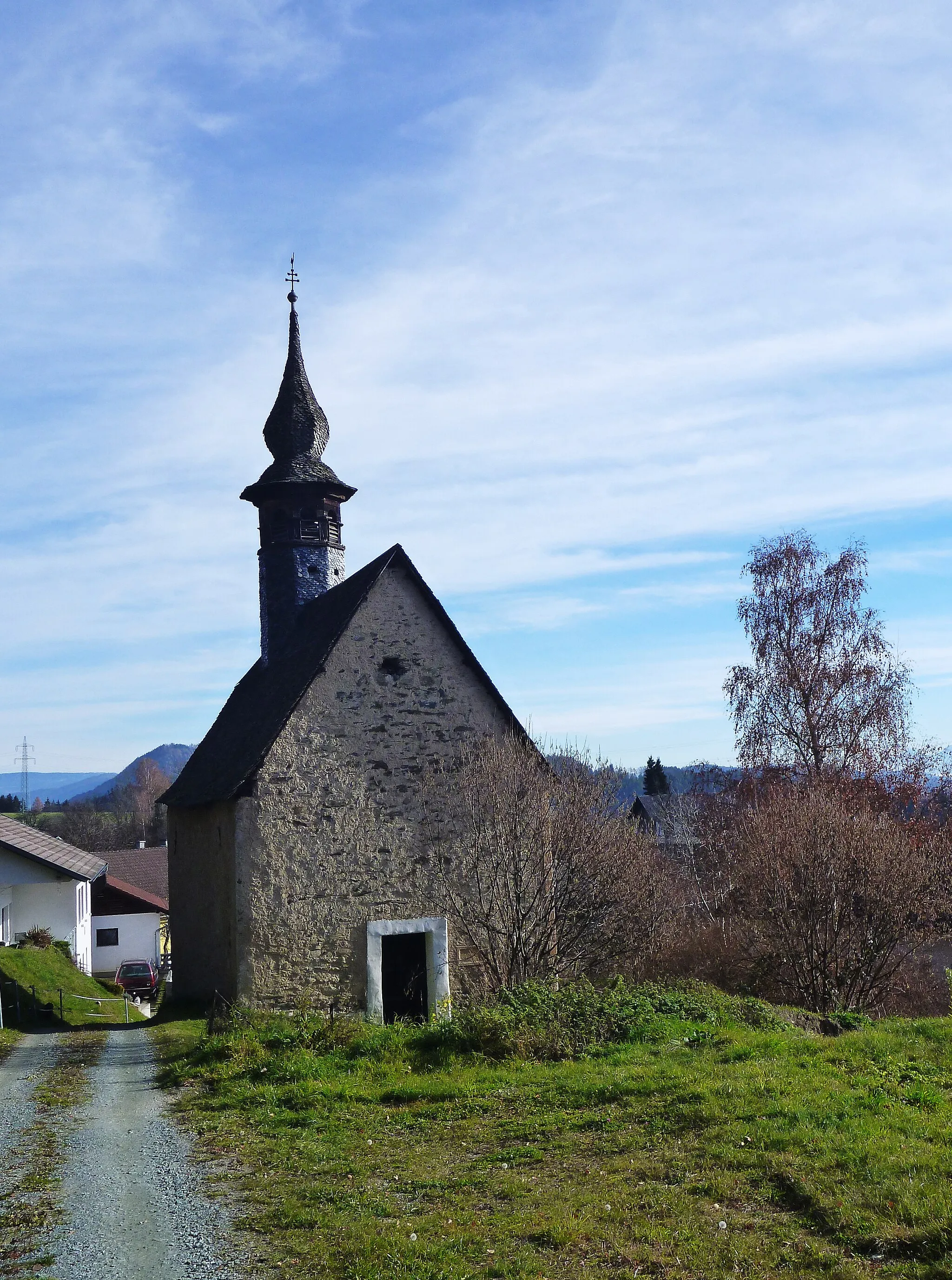 Photo showing: Kath. Filialkirche Hl. Rupert, Nußberg (Moosburg in Kärnten), Westansicht