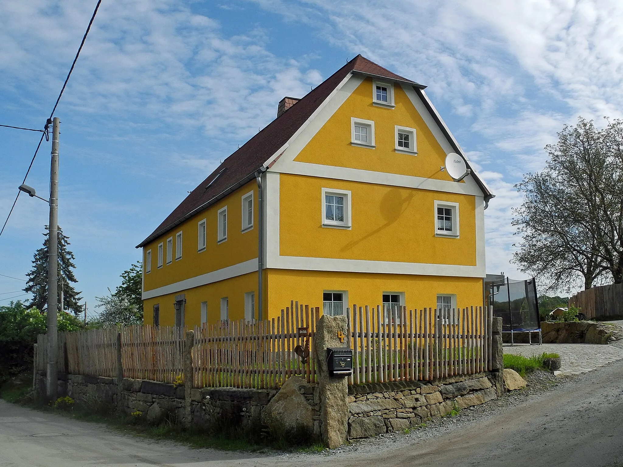 Photo showing: Wohnhaus in Steinigtwolmsdorf, Hohlweg 4