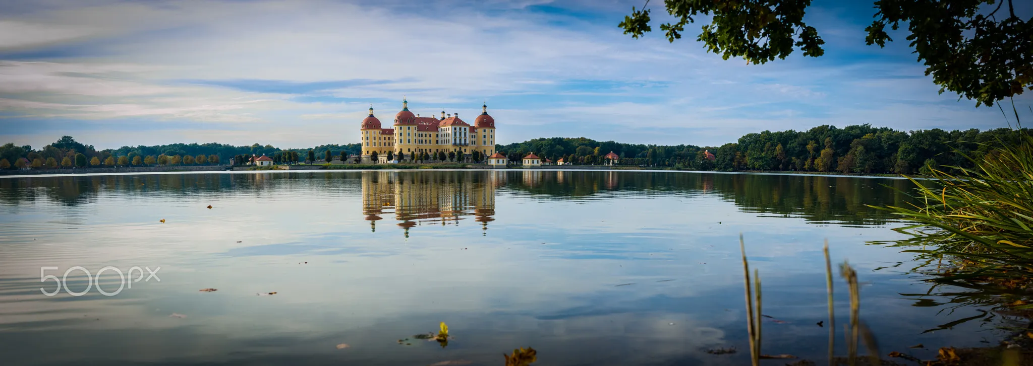 Photo showing: 500px provided description: Panorama of a fairytale castle [#Travel ,#Water ,#Panorama ,#Moritzburg]