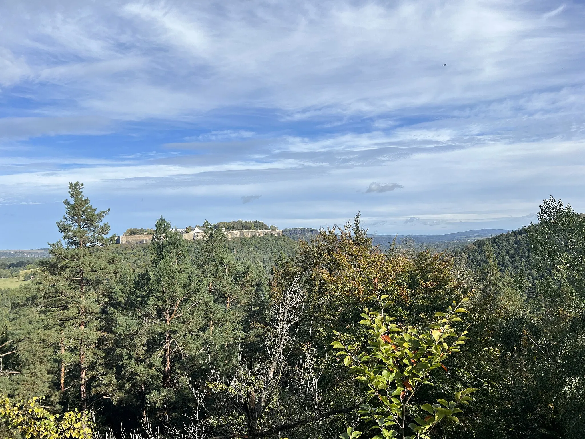 Photo showing: Aussicht vom Spanghorn in Königstein, Landkreis Sächsische Schweiz, Sachsen, Deutschland. Das Spanghorn ist ein 314 Meter Sandsteinfelsen im Landschaftsschutzgebiet Sächsische Schweiz.