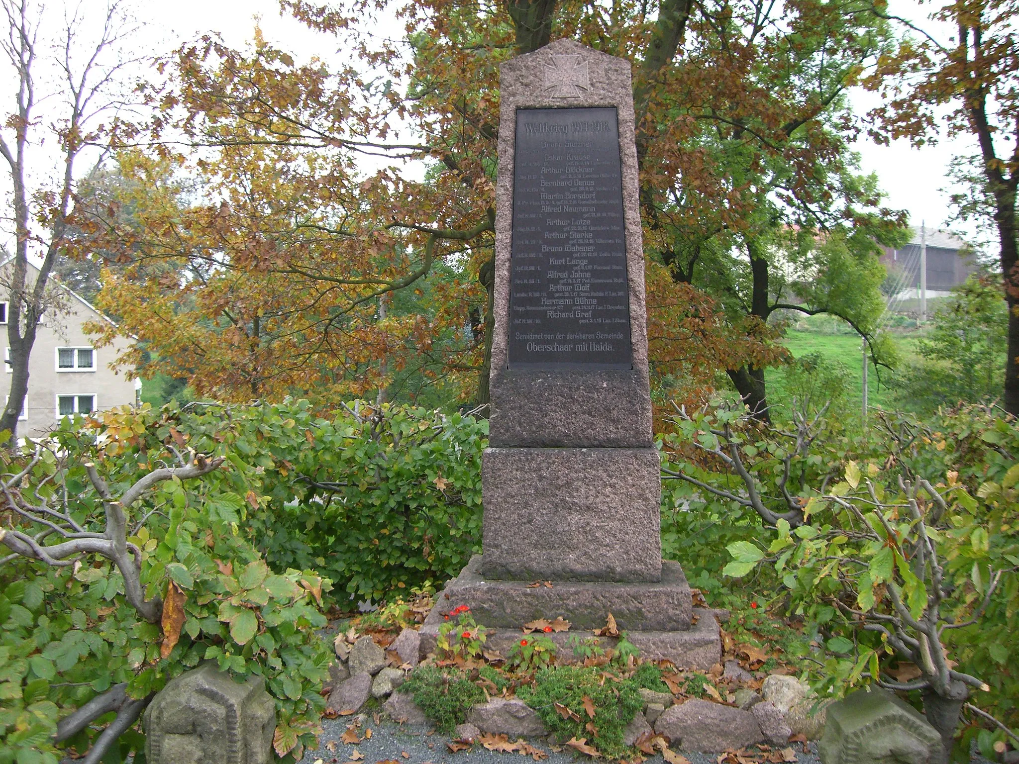 Photo showing: Obeliskartiges Denkmal für die Toten des Ersten Weltkrieges