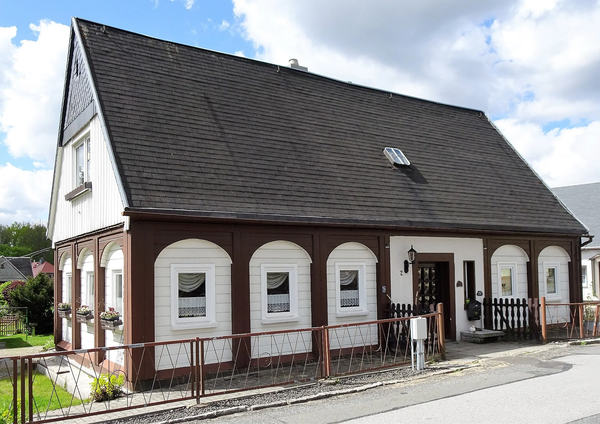 Photo showing: Wohnhaus (Umgebinde), ohne Anbau Hutung 2