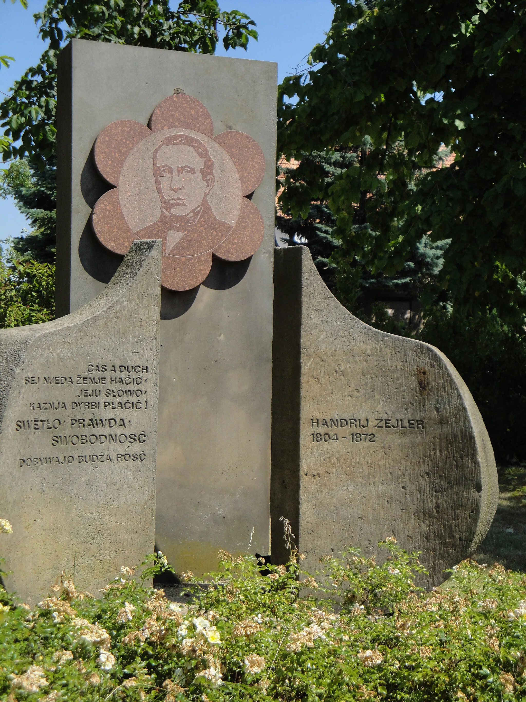 Photo showing: Handrij Zejler Monument in Słona Boršć/Salzenforst.