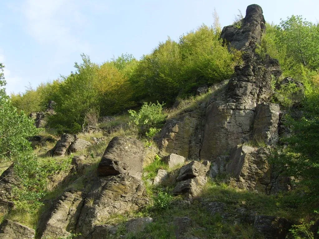 Photo showing: Natural Monument Sivý kameň in Podhradie, Slovakia. Rocks towers of the Krivá skala.