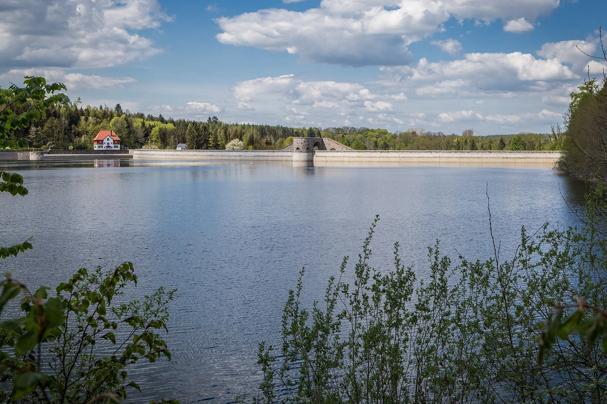 Photo showing: Staumauer der Talsperre Klingenberg