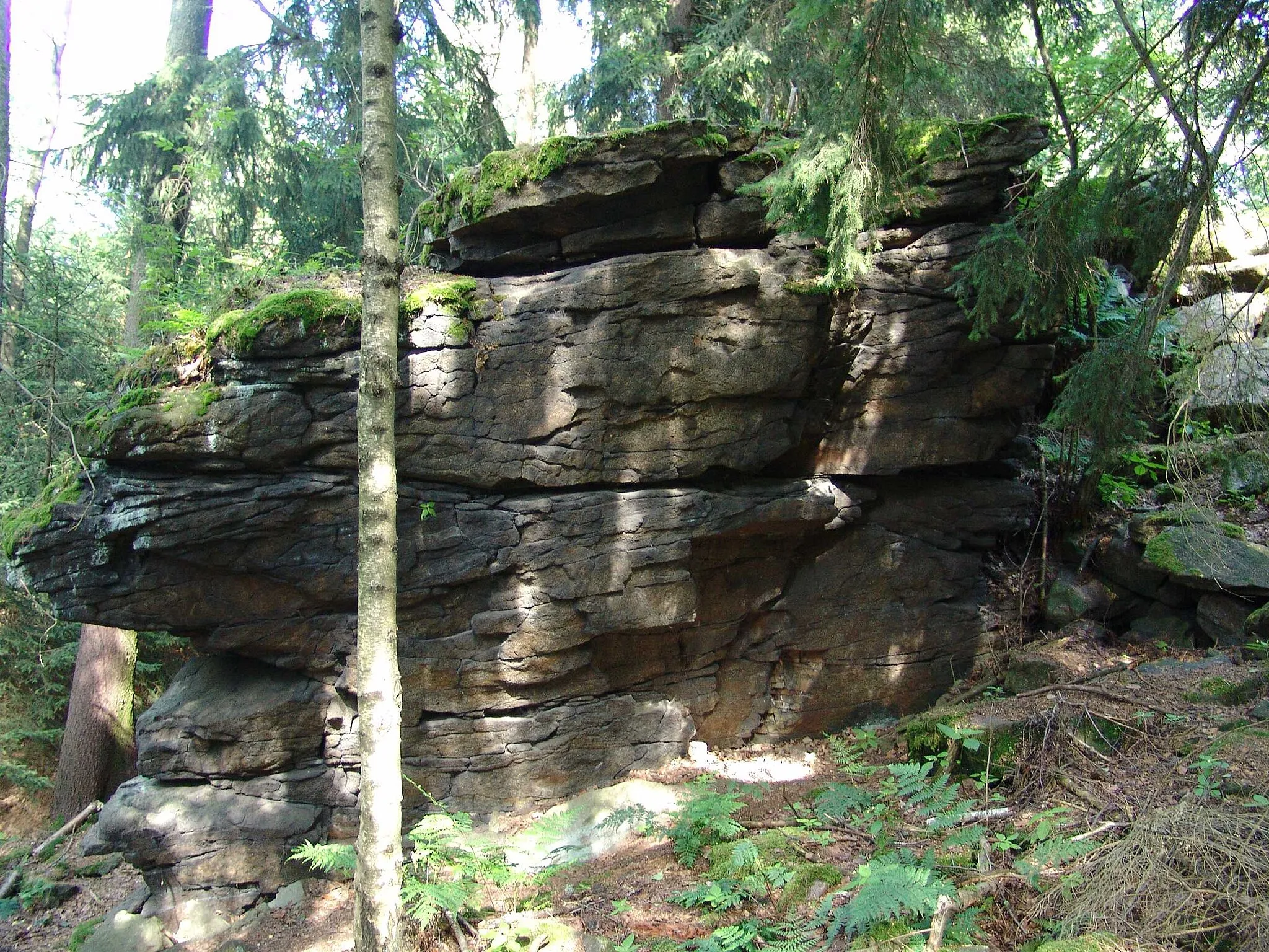 Photo showing: Steinklunsen in Beiersdorf