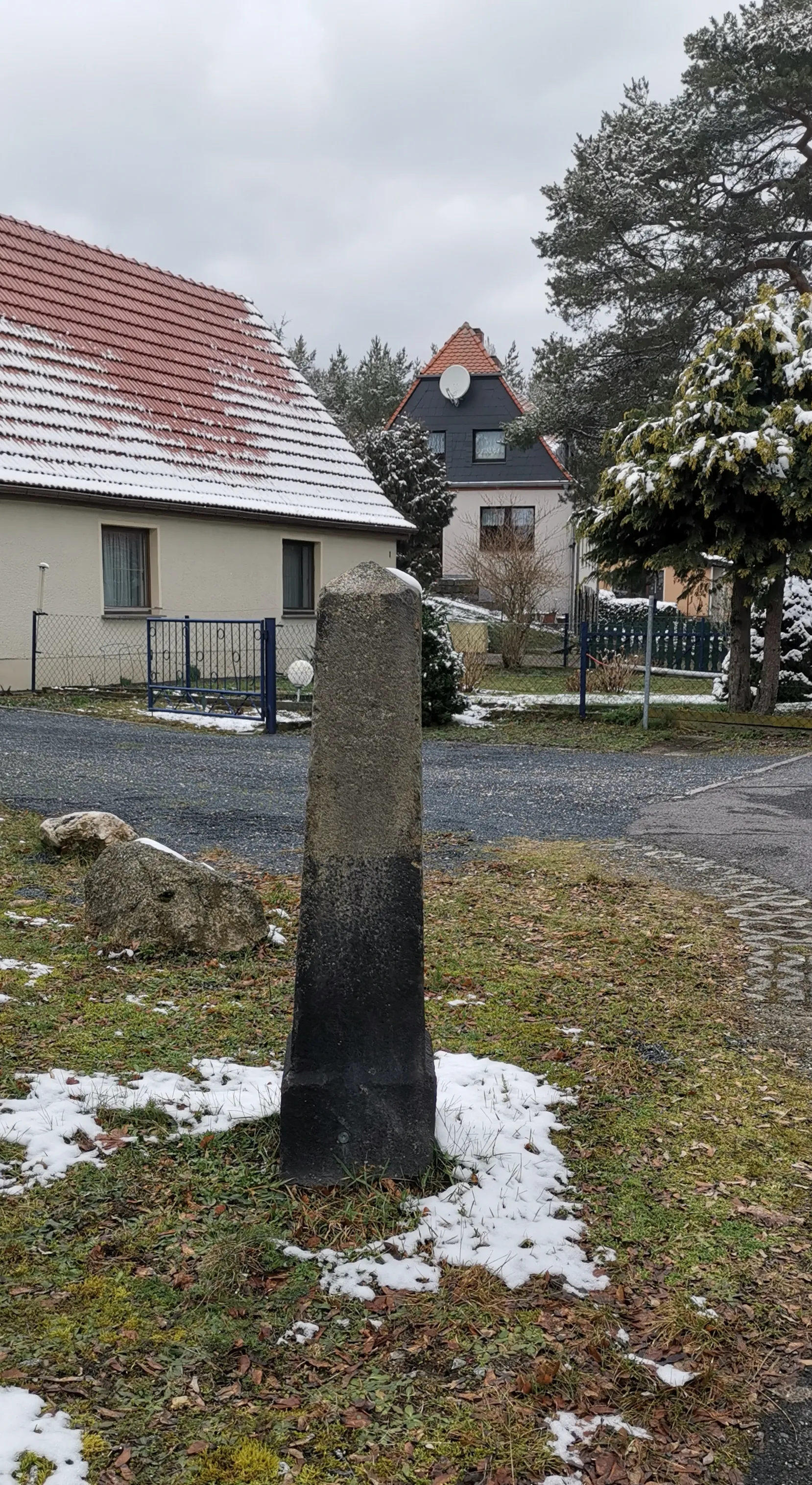 Photo showing: denkmalgeschützter Wegestein in Weißbach (Neukirch bei Königsbrück)