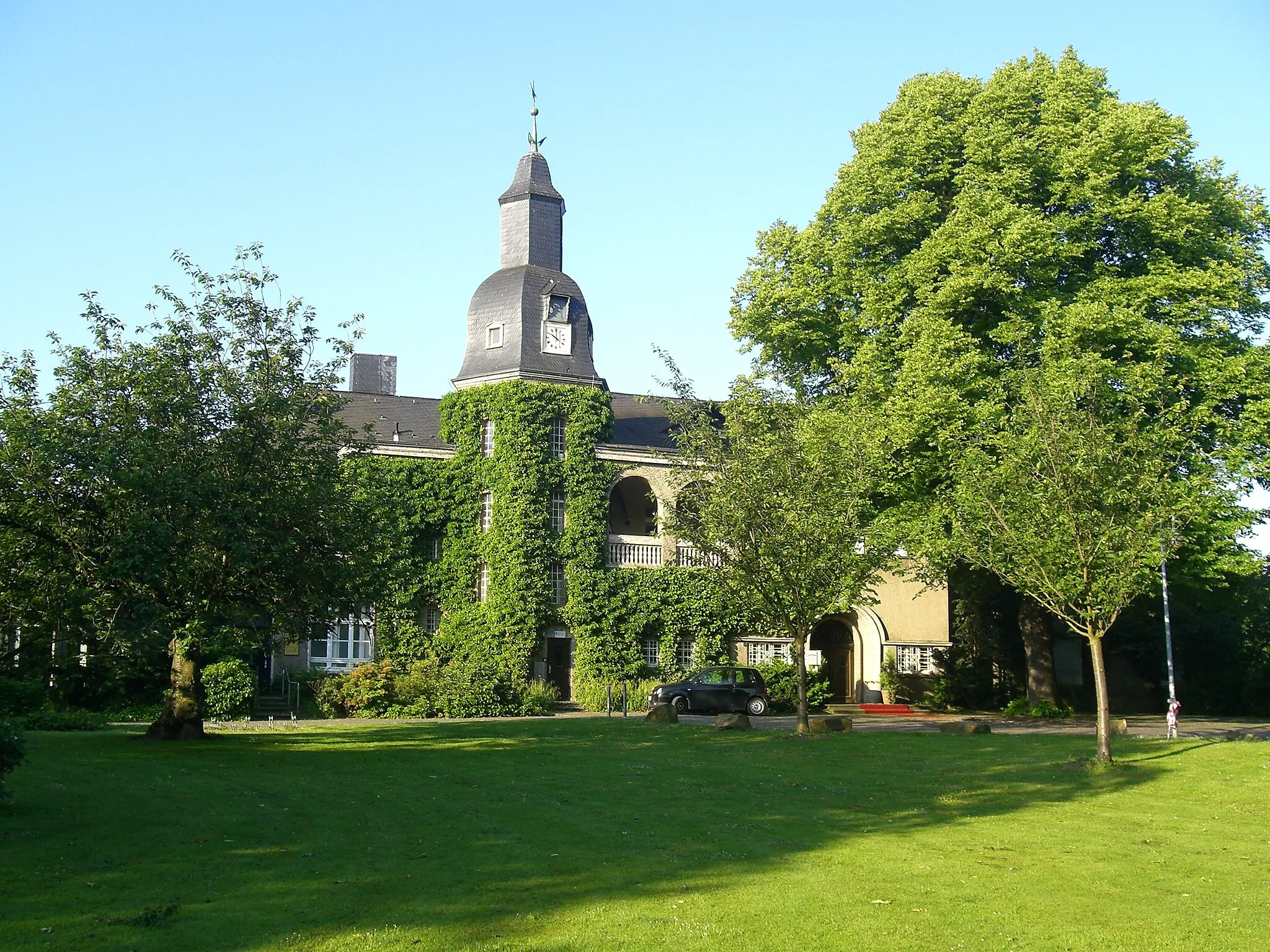 Photo showing: Schloss Styrum von Norden, heutiger Haupteingang