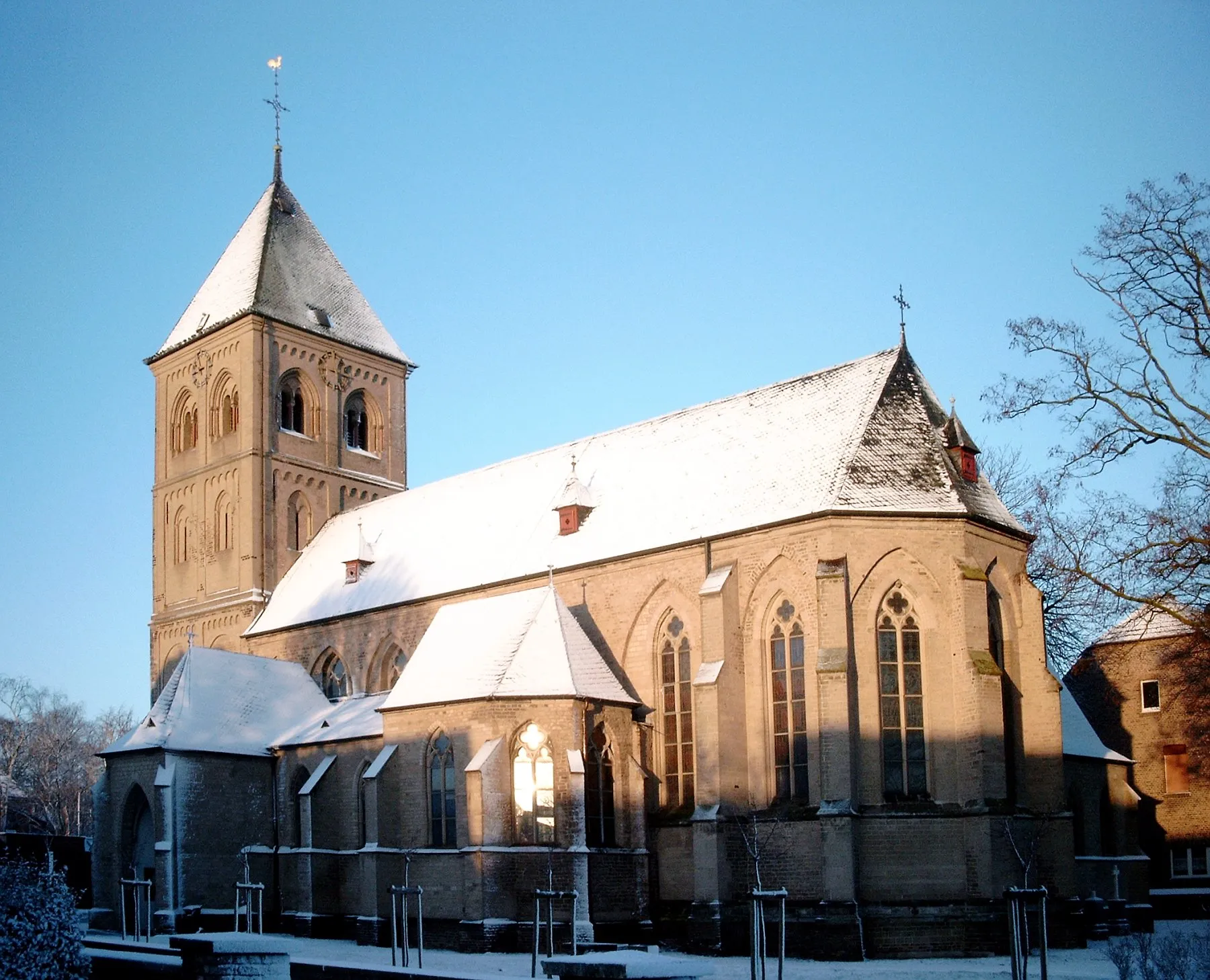 Photo showing: Gindericher Kirche im Winter