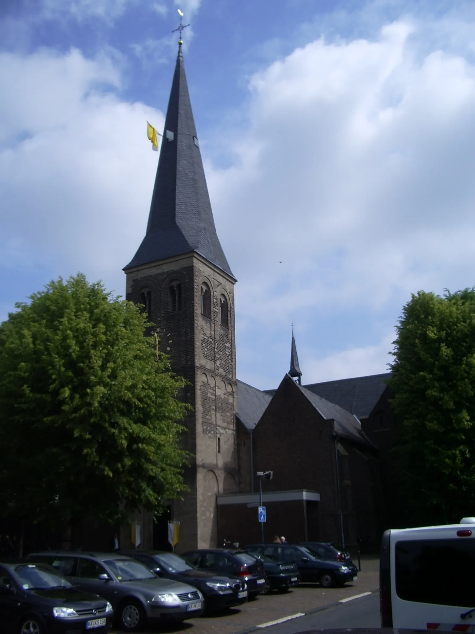 Photo showing: Krefeld: Katholische Pfarrkirche Sankt Clemens Fischeln