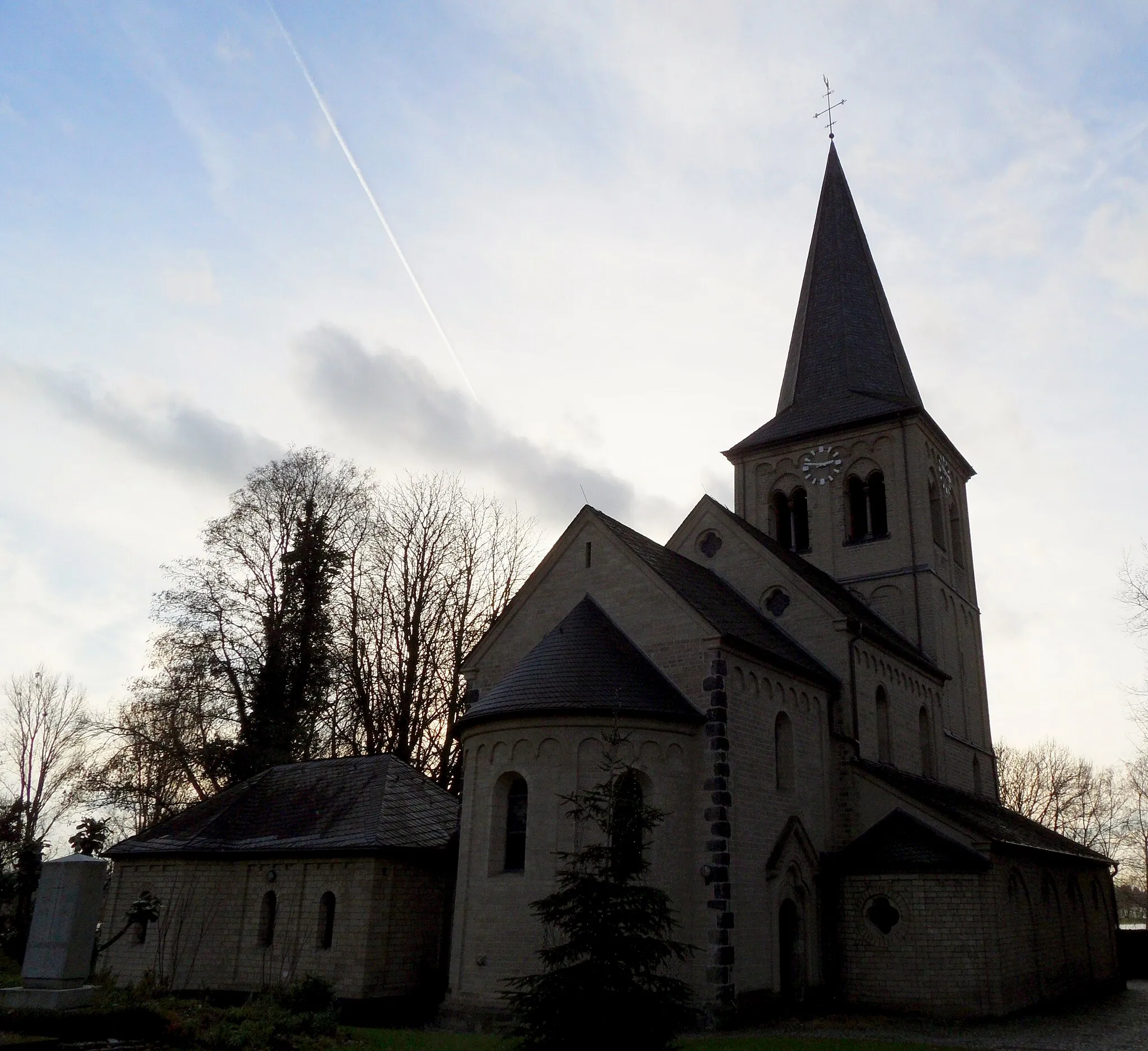 Photo showing: Kath.Kirche Himmelgeist / Church in Himmelgeist