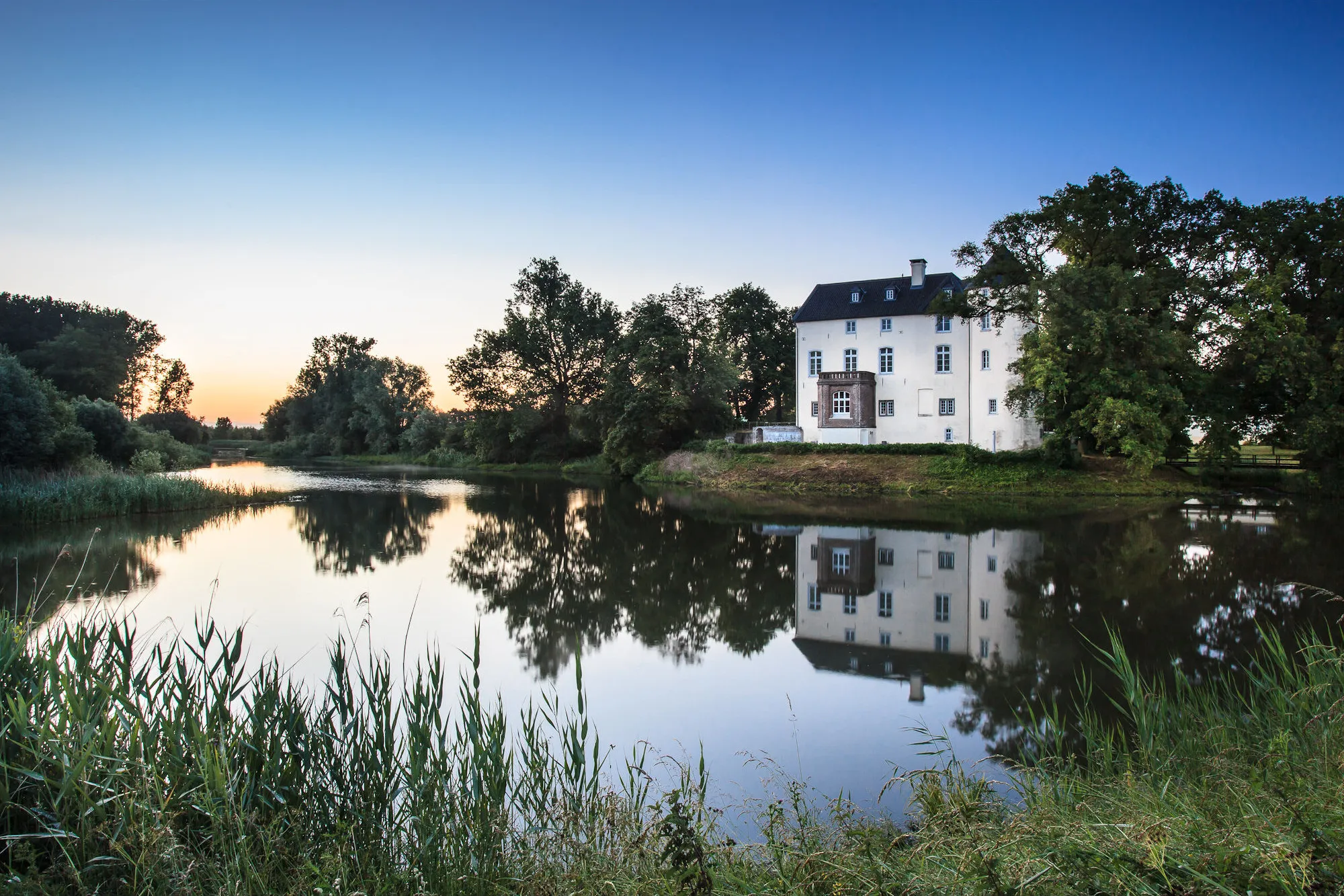 Photo showing: Boetzelaer Castle in Kalkar-Appeldorn, south-western aspect