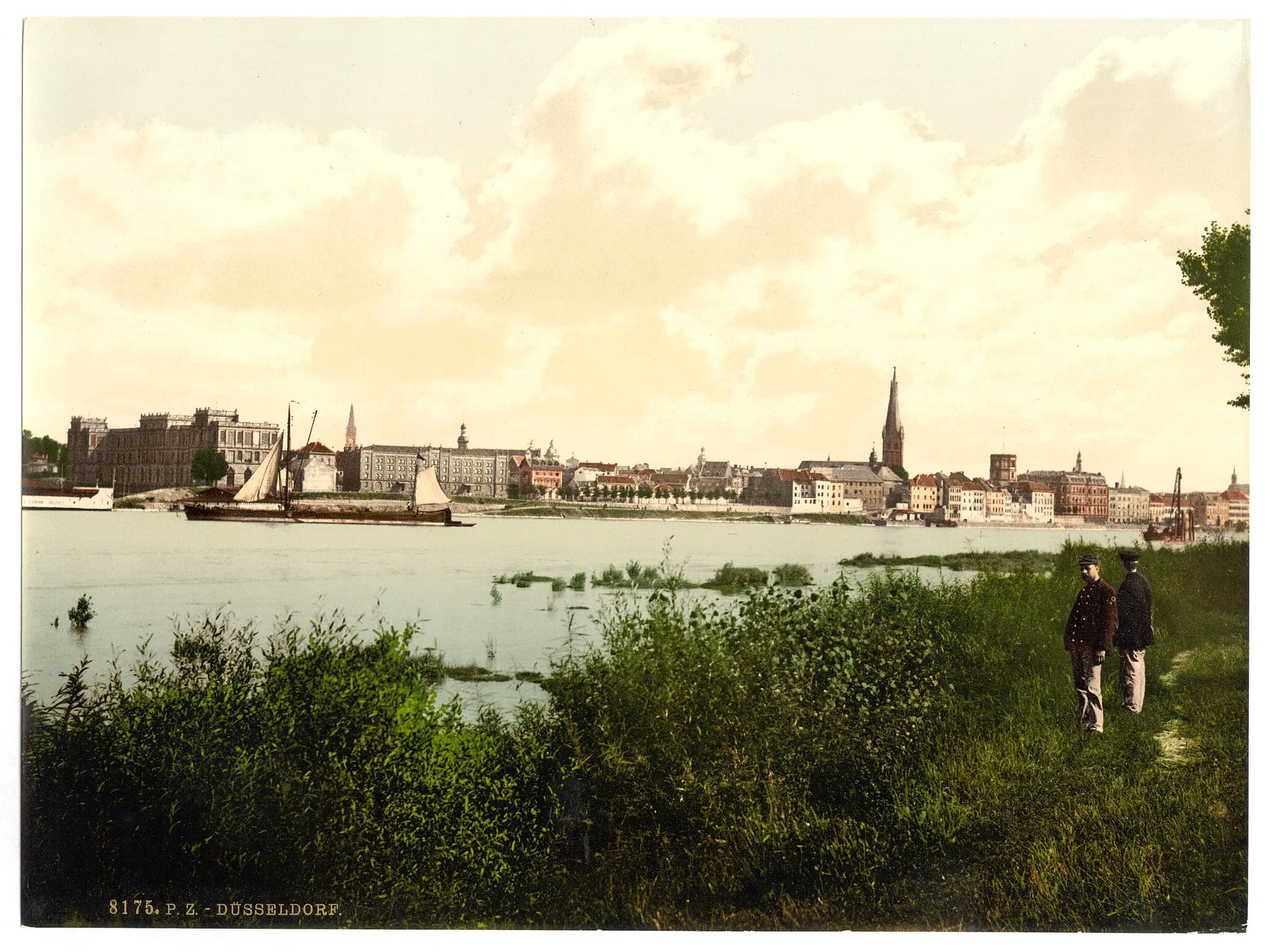 Photo showing: Rheinuferfront der Altstadt zur Zeit des Baubeginns der Oberkasseler Brücke, um 1896