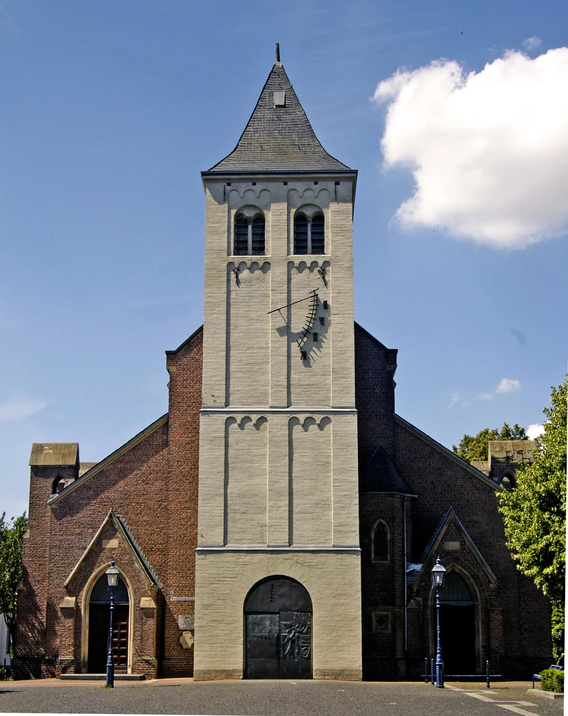 Photo showing: Pfarrkirche St. Nikolaus im Ortsteil Osterath (Stadt Meerbusch)