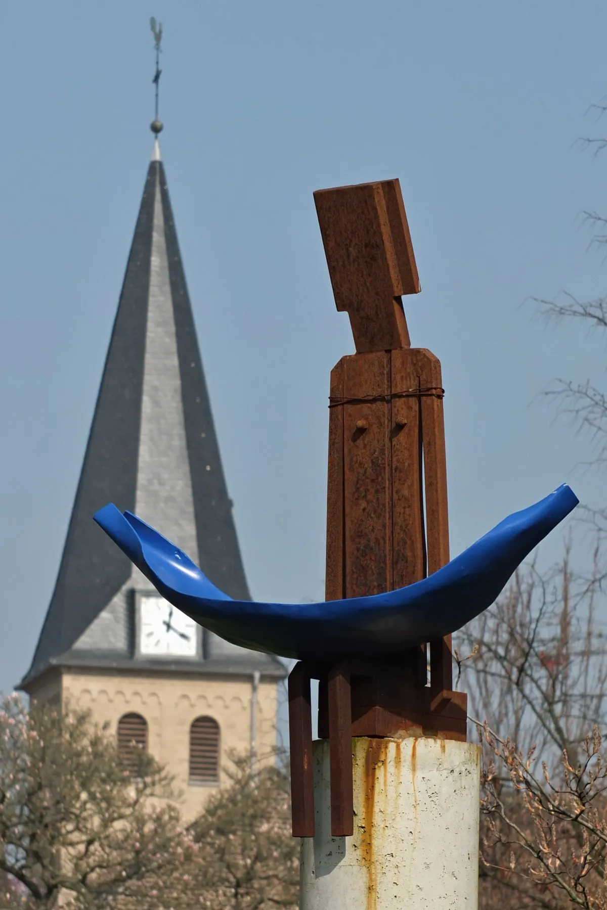 Photo showing: Stele "Die Pilgerin" von Helga Weidenmüller am Martinus Kunstweg