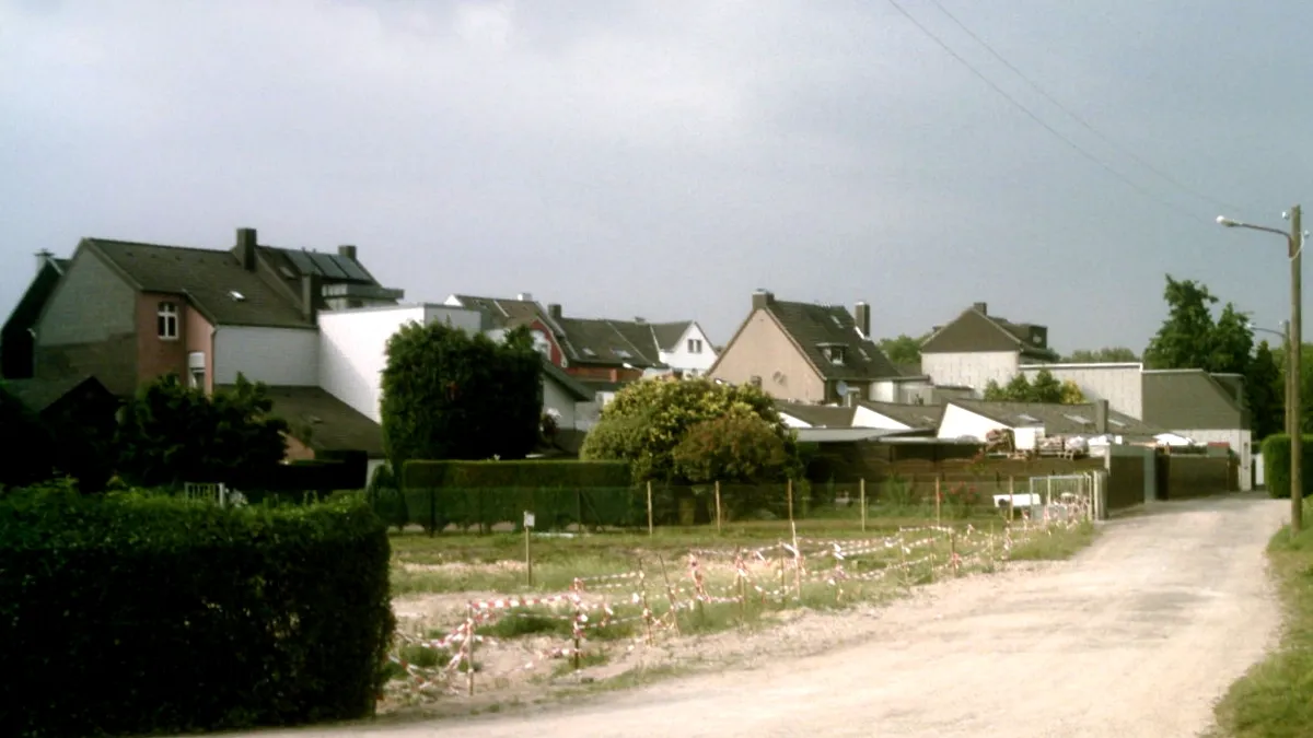 Photo showing: Hülsdonk, Viersen, Germany, seen from the path Zollweg.