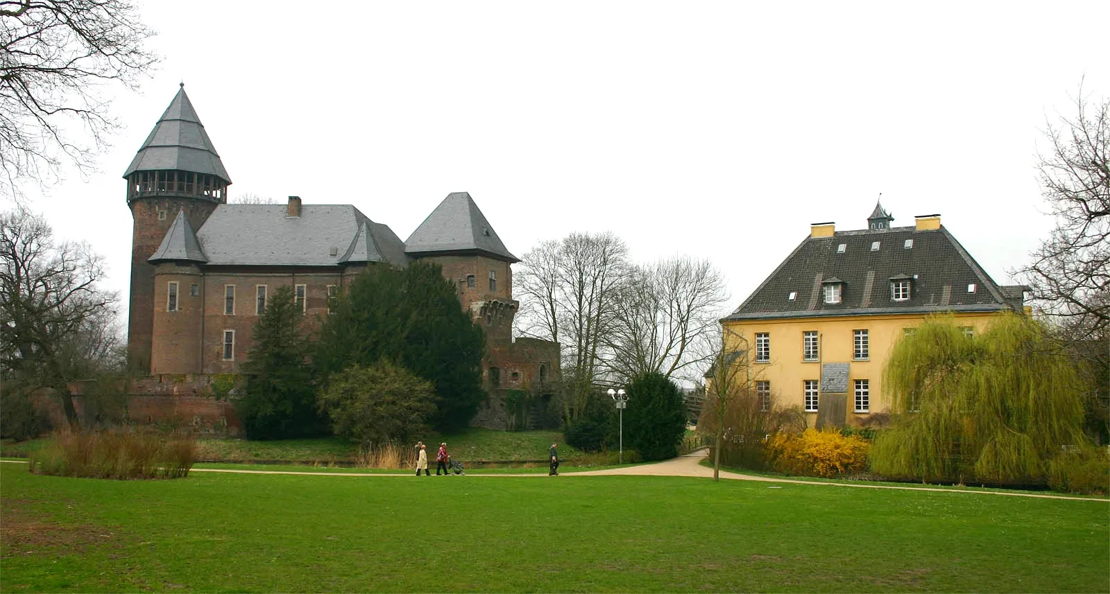 Photo showing: "Burg Linn" mit benachbartem Jagdschlösschen in Krefeld