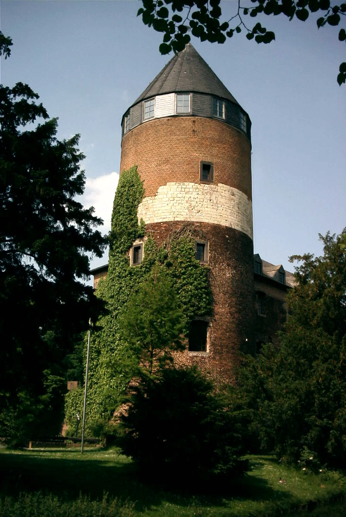 Photo showing: Turm der Burg Brüggen