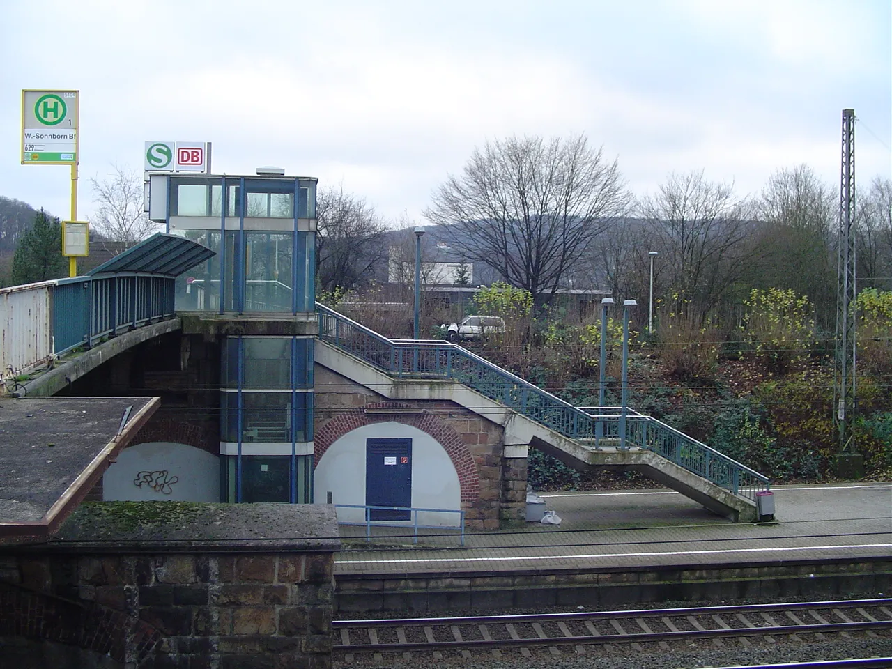 Photo showing: Wuppertal-Sonnborn S-Bahn stop, Germany