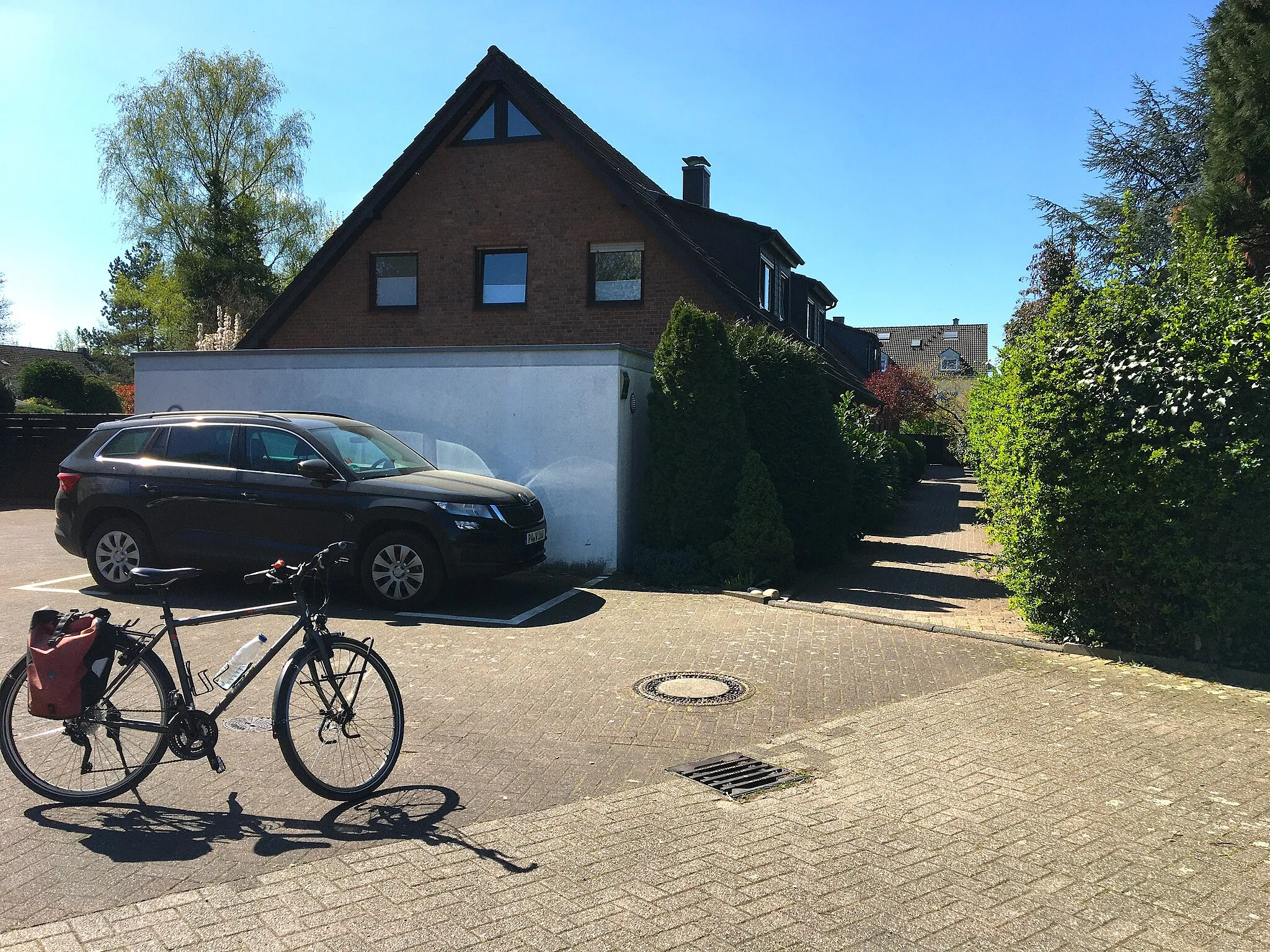 Photo showing: "Am Banden" Street in Hilden (North Rhine-Westphalia, Germany).