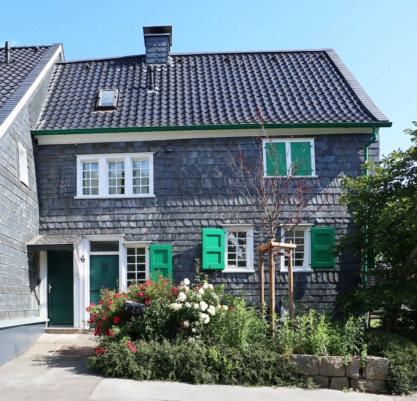 Photo showing: Schieferhaus Brunnenstraße 26 in Solingen-Ohligs, aufgenommen im Sommer 2022