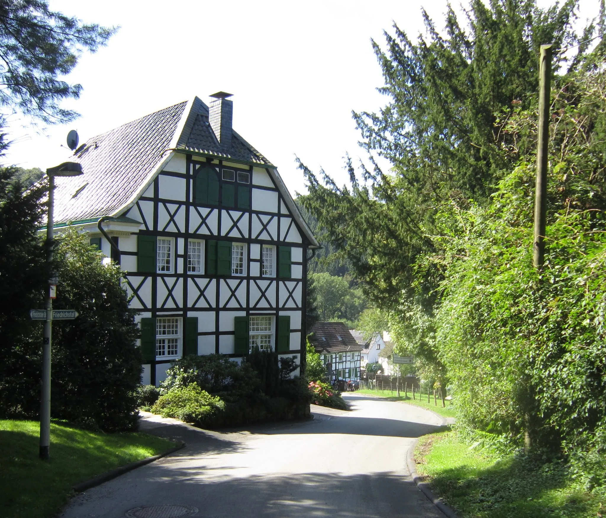 Photo showing: Hofschaft Friedrichstal, Sommer 2014