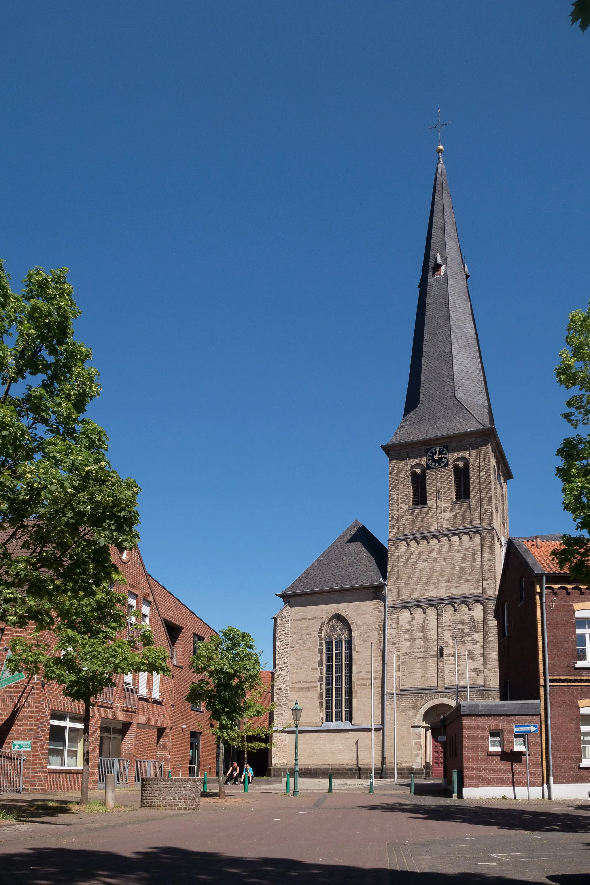 Photo showing: Grefrath, church: die katholische Pfarrkirche Sankt Laurentius