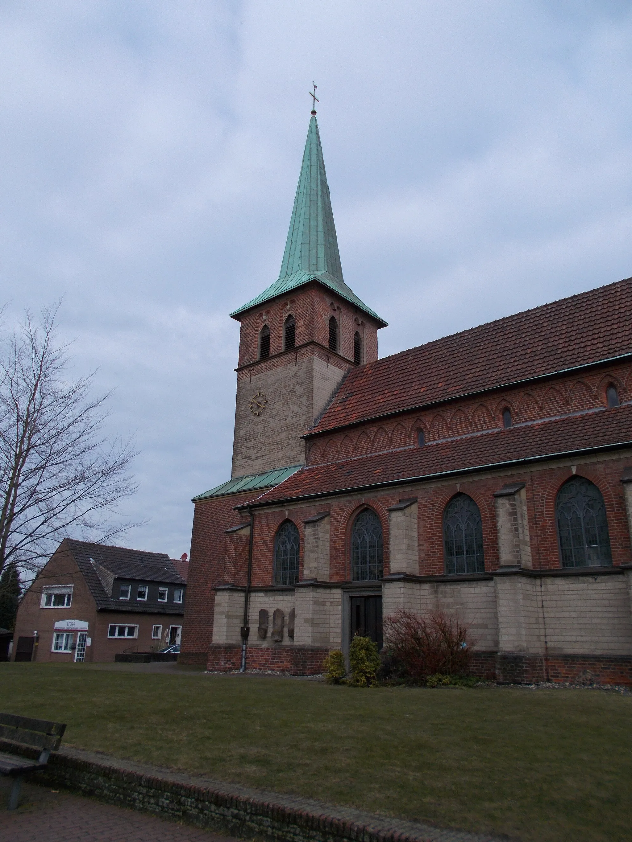 Photo showing: Evangelische Kirche in Hünxe. Sie ist dem Heiligen Suitbertus geweiht.