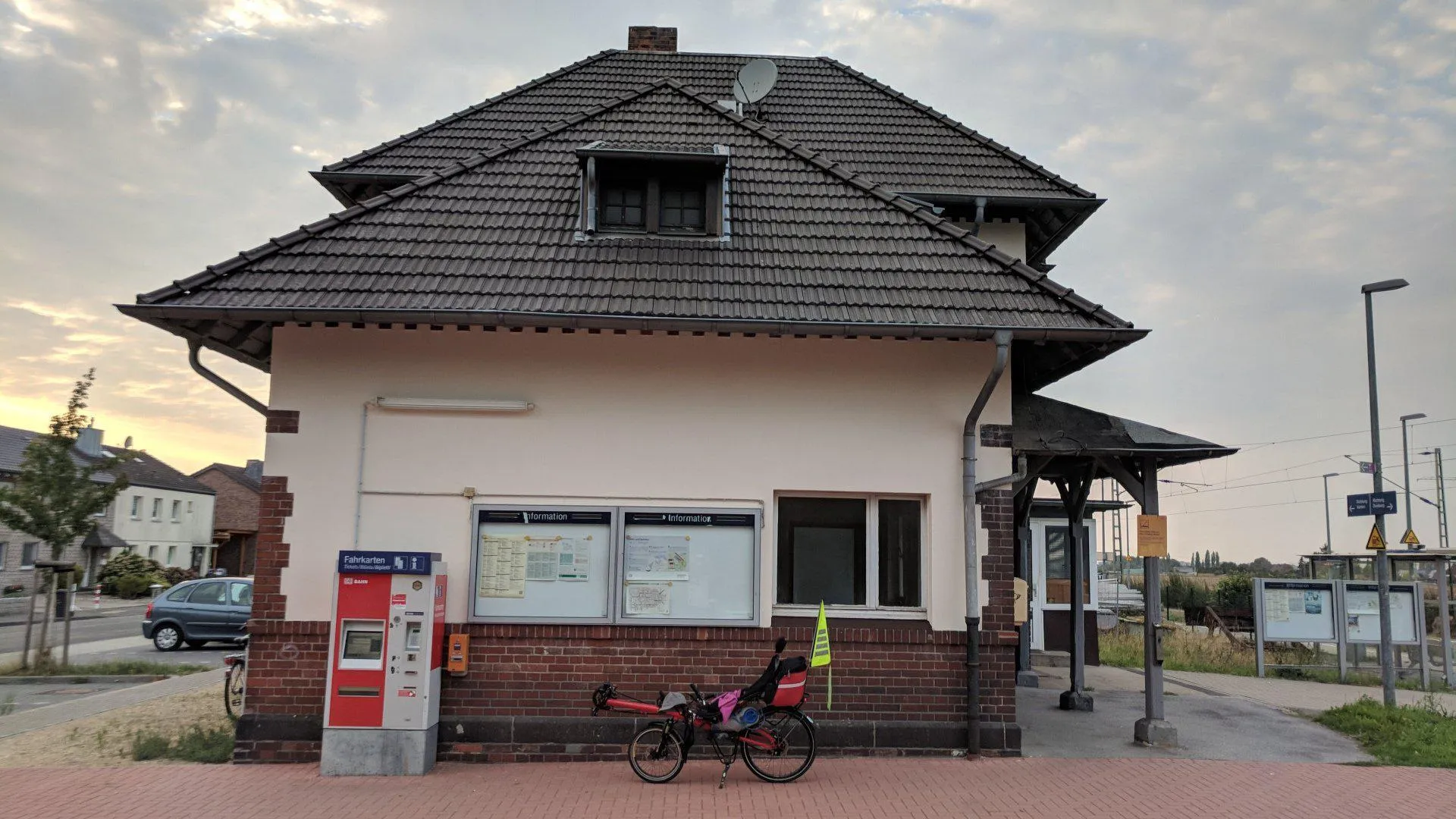 Photo showing: Millingen (bei Rheinberg) railway station