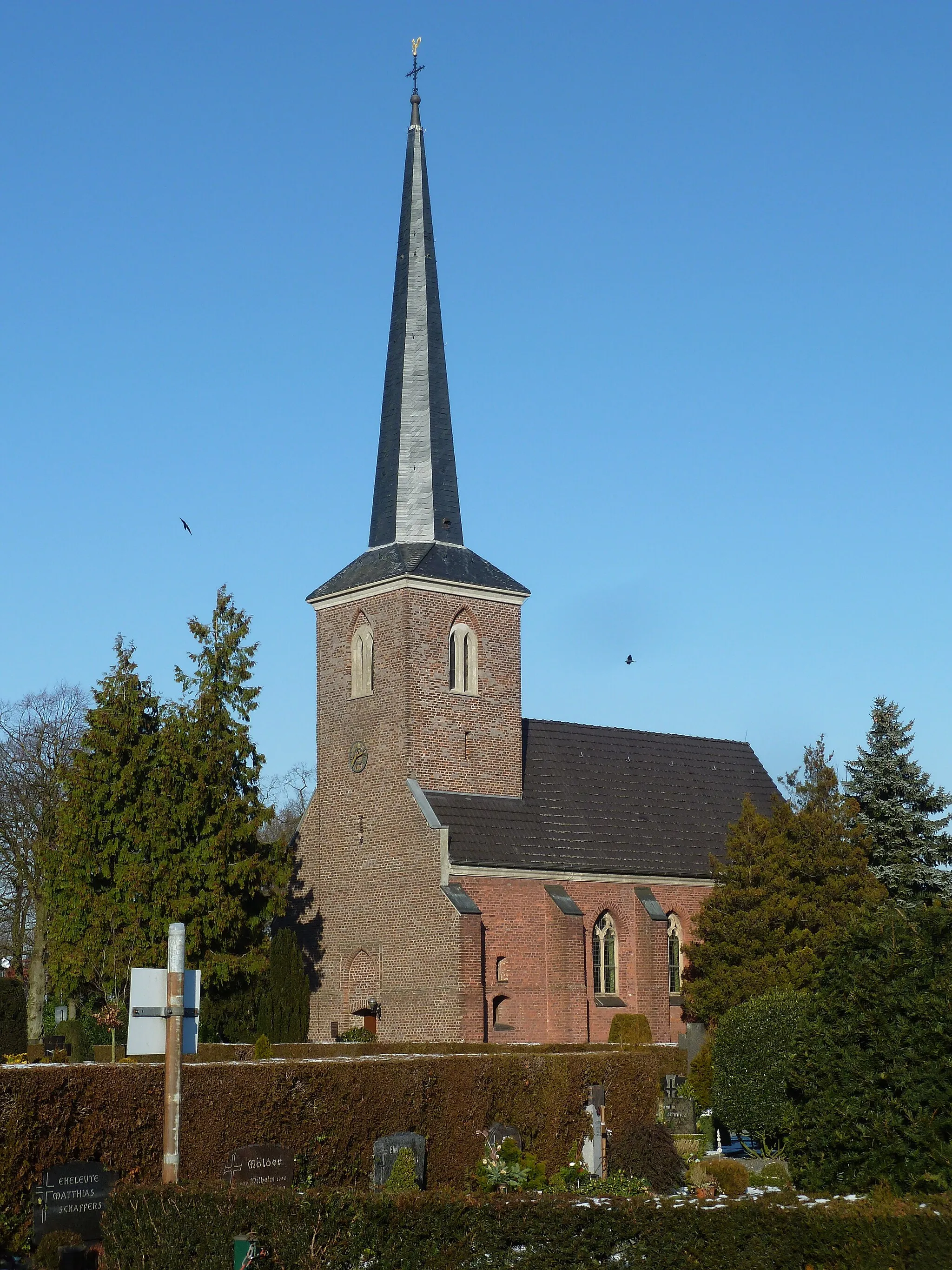 Photo showing: Friedhofskirche Twisteden

This  image shows a heritage building in Germany, located in the North Rhine-Westphalian city Kevelaer (no. A 176).