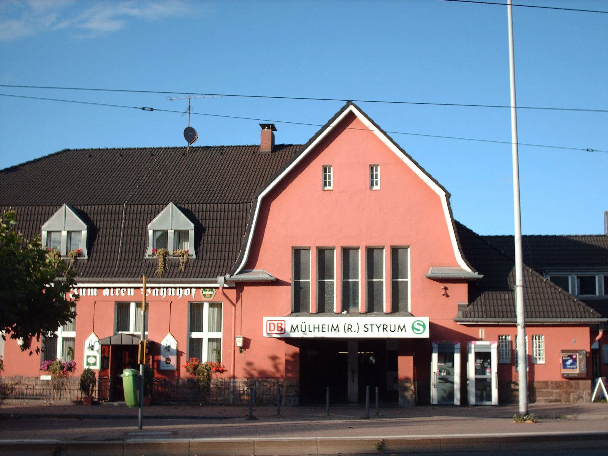 Photo showing: Mülheim (Ruhr) Styrum station, Mülheim (Ruhr), Germany