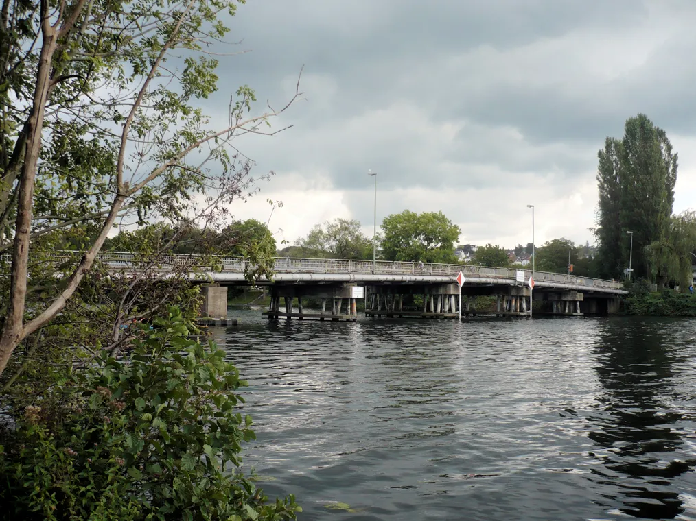 Photo showing: Kampmannbrücke zwischen Essen-Kupferdreh und Essen-Heisingen über die Ruhr