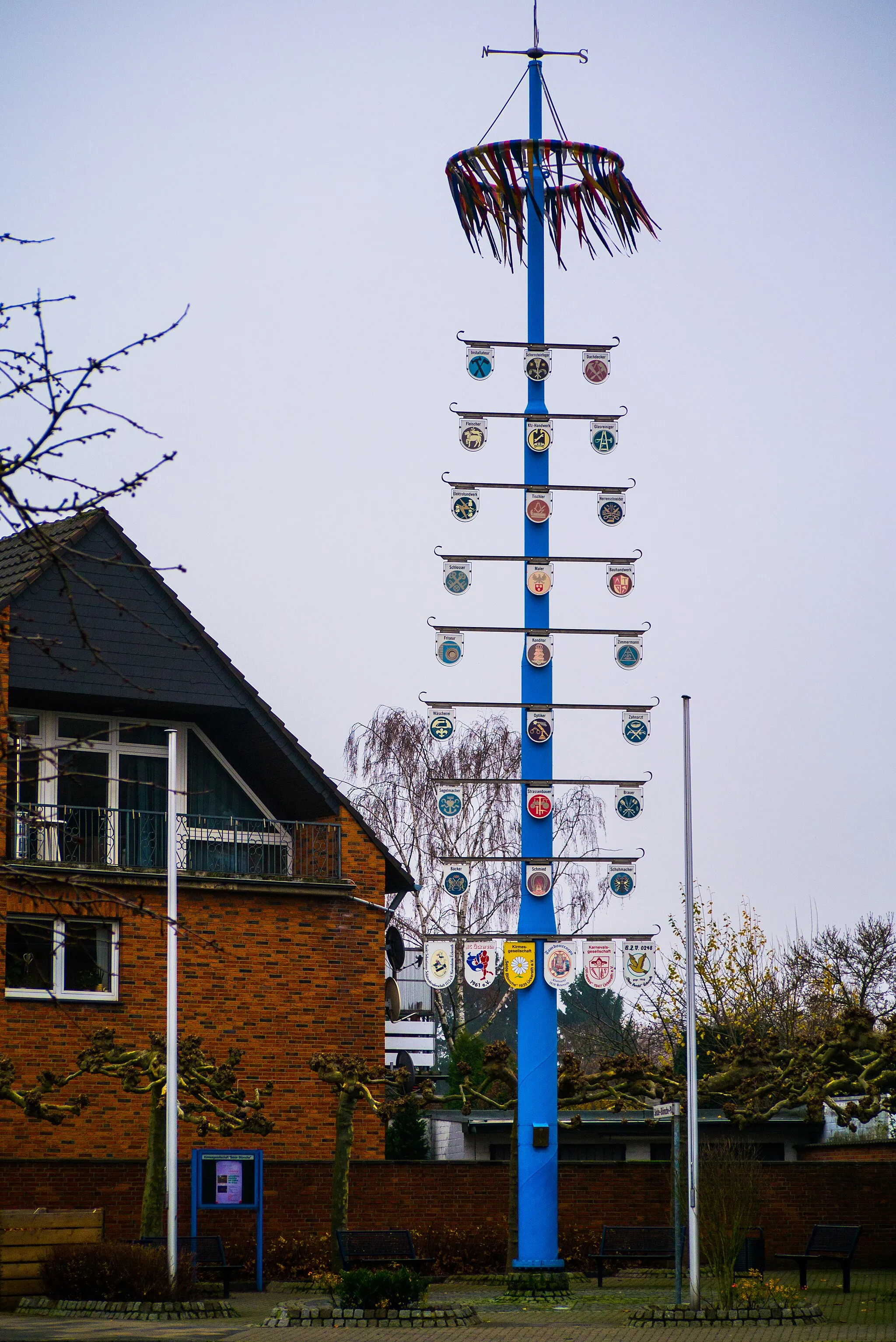 Photo showing: Der Ständebaum ist der Ortsmittelpunkt