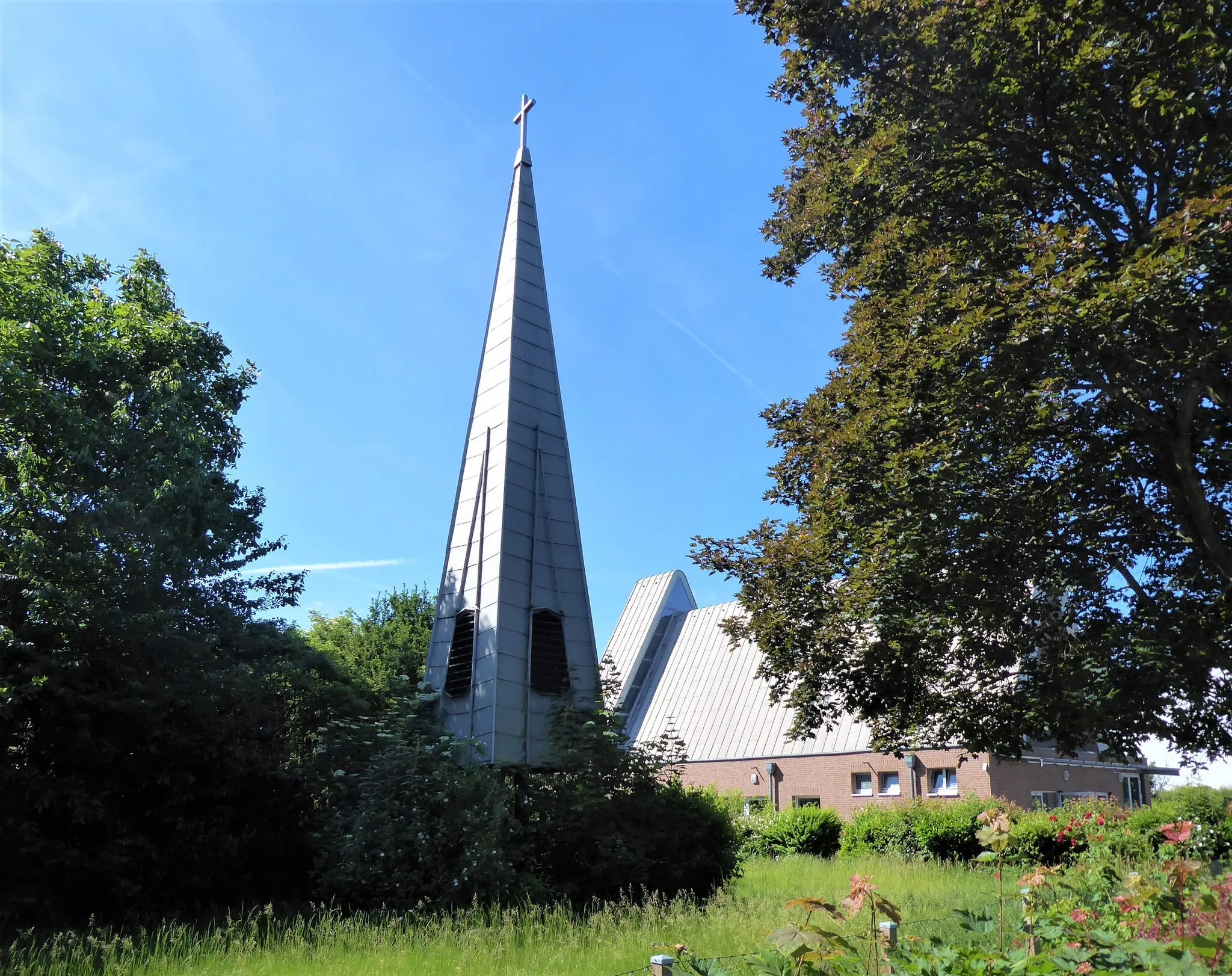 Photo showing: Lukaskirche (Stürzelberg)