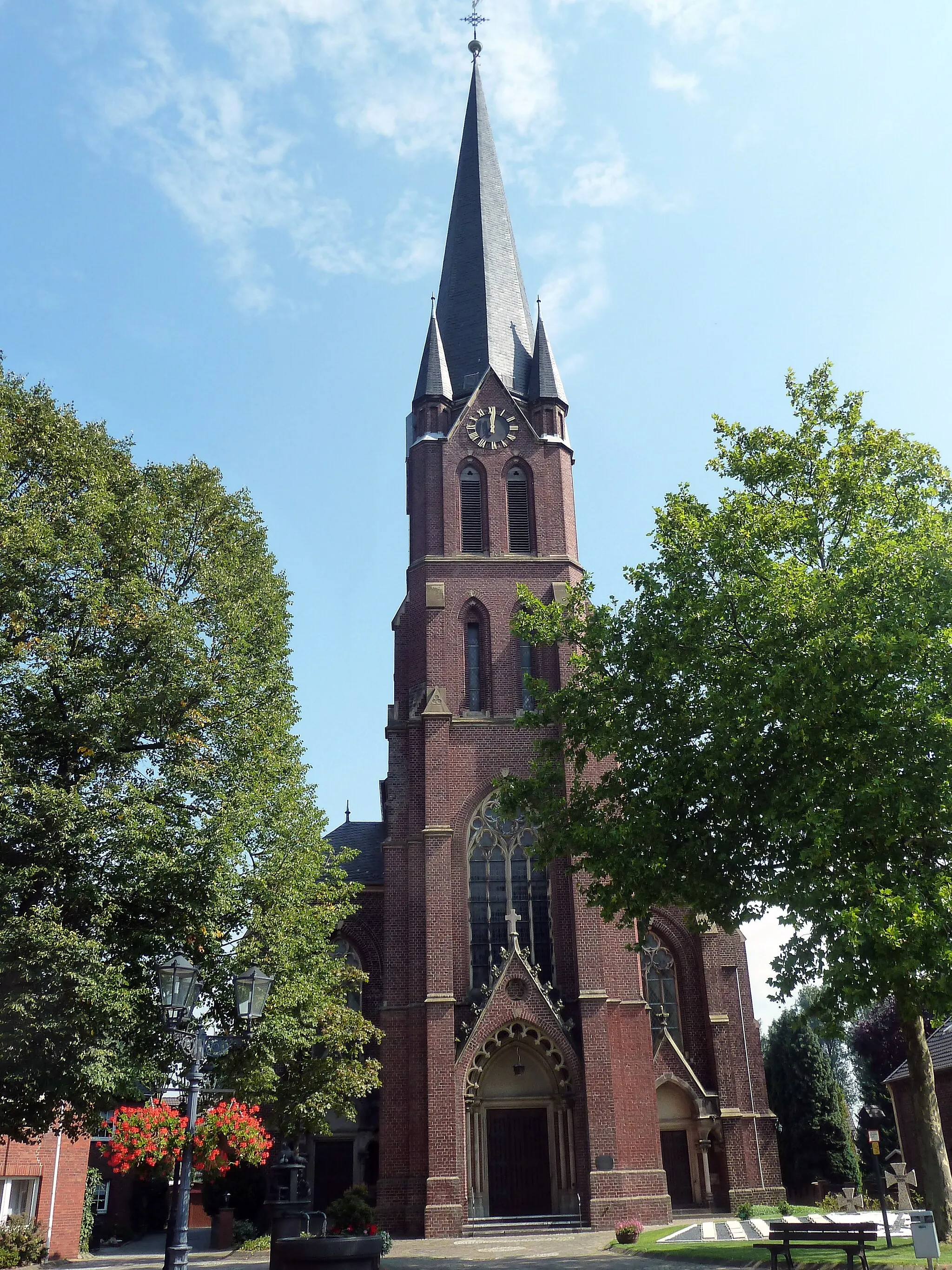Photo showing: Schaephuysen - Kath. Pfarrkirche St. Hubertus