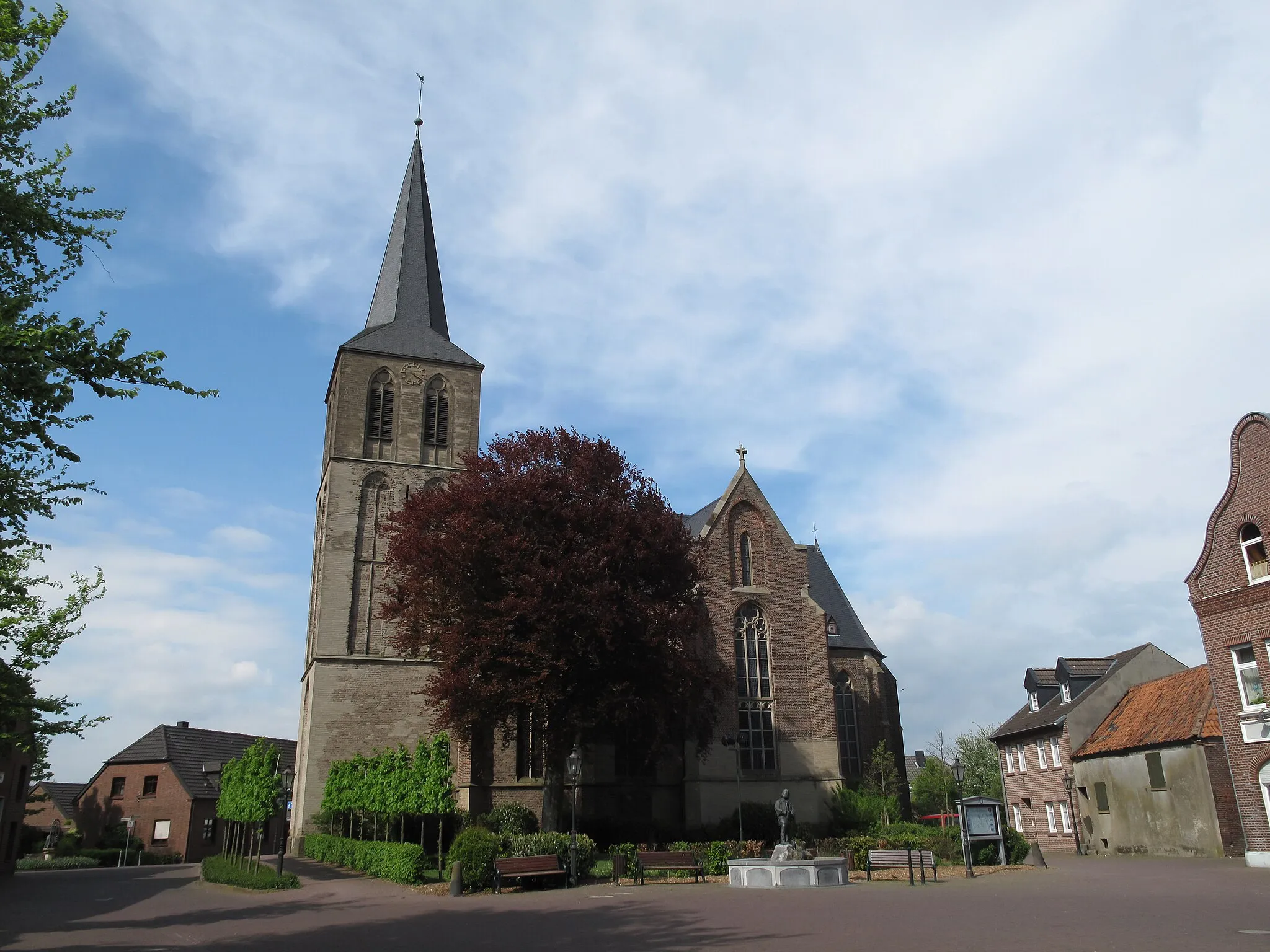 Photo showing: Wetten, church