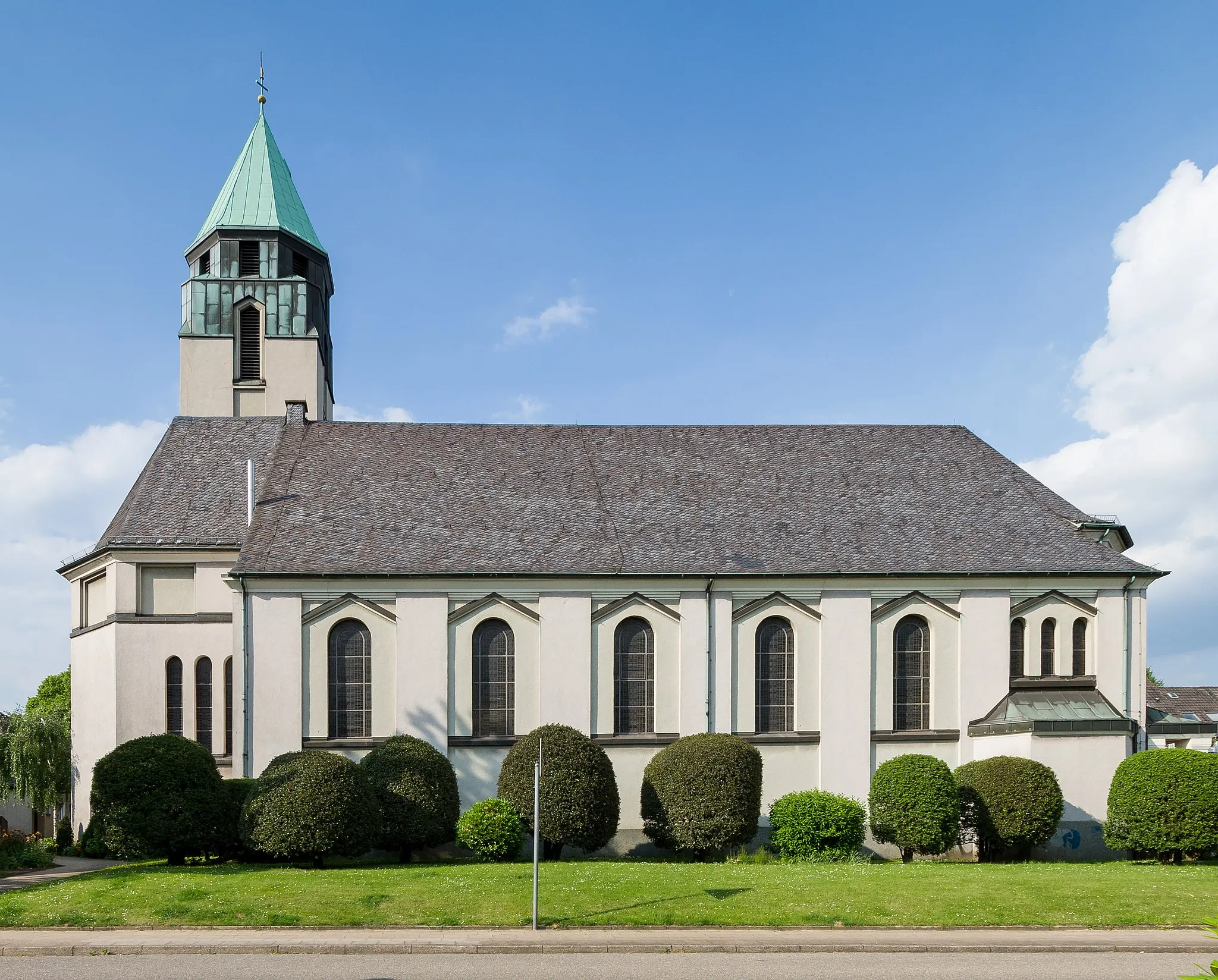 Photo showing: St. Antonius Abbas Church in Essen-Schönebeck