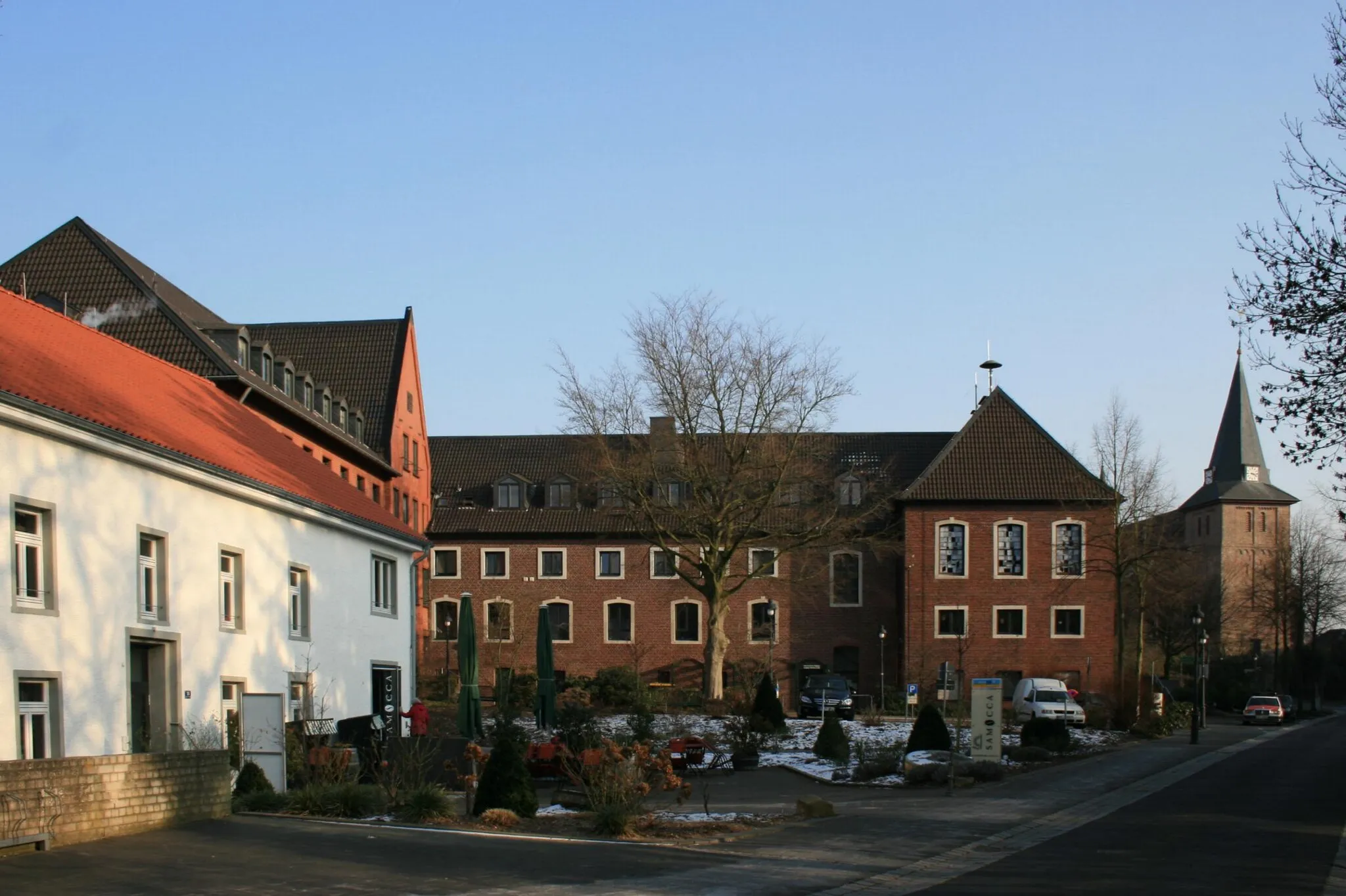 Photo showing: Die Wegberger Mühle mit Blick auf Kirche und Stadtverwaltung