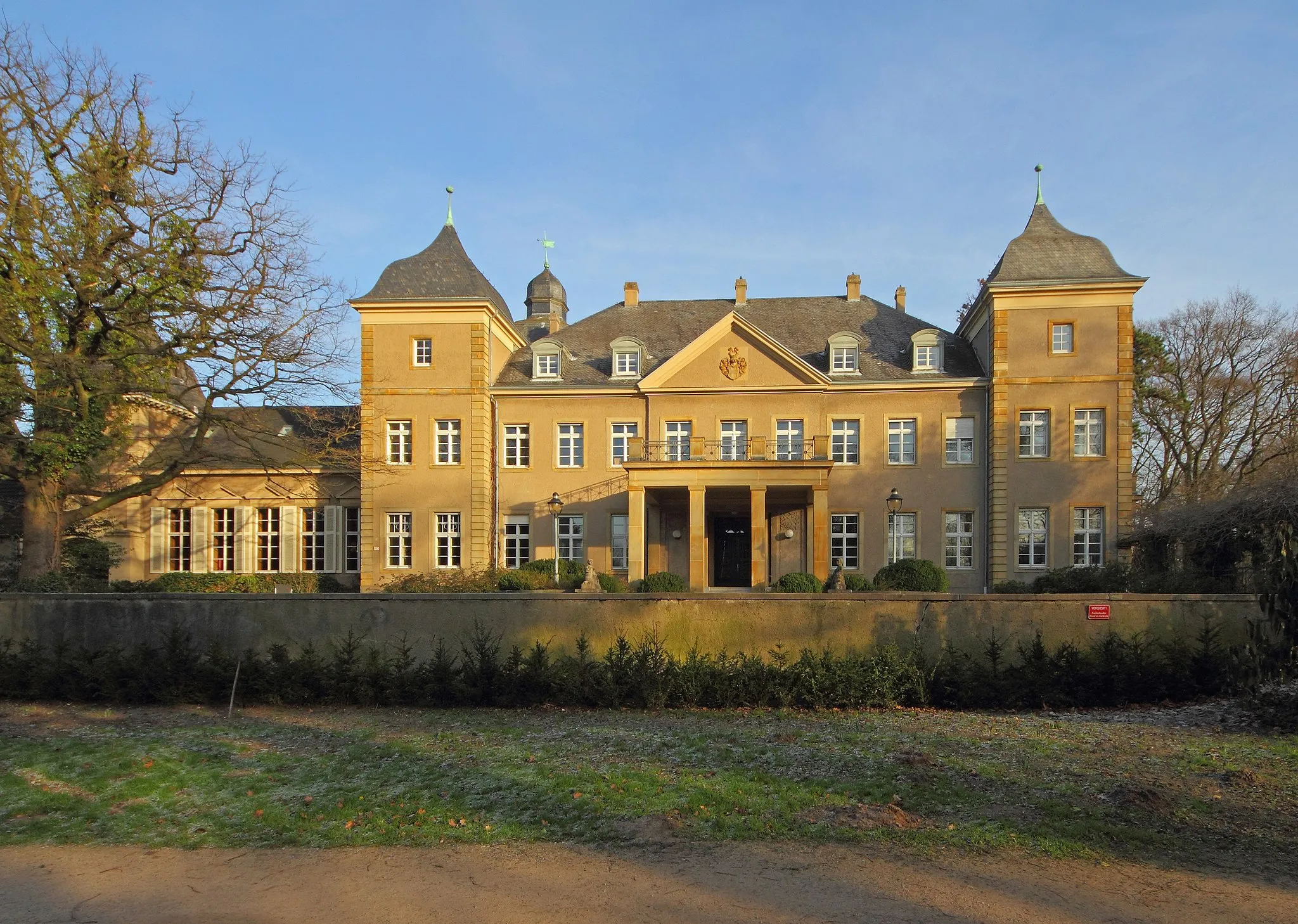 Photo showing: Garath Castle in Düsseldorf